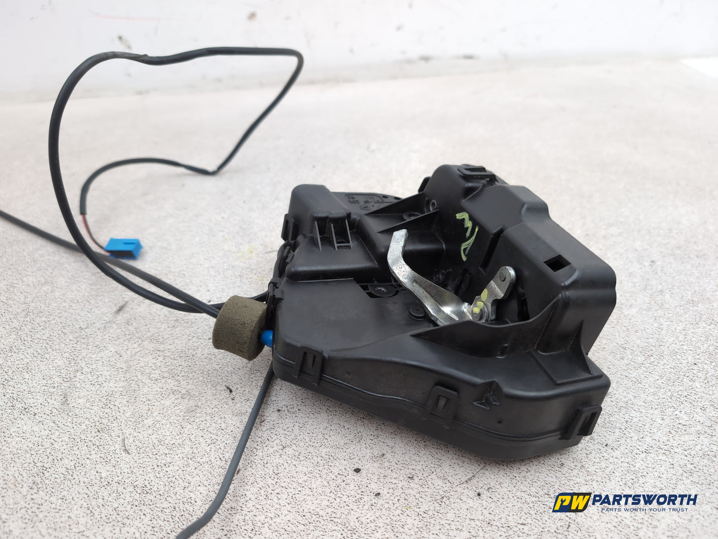 Door Lock Rear RH 5