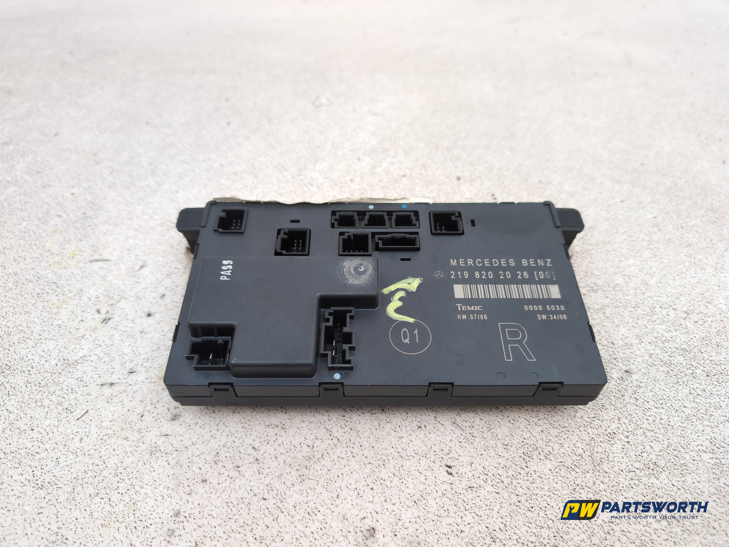 Mercedes Cls 320 Cdi Auto Door Control Module Driver Side Front 2198202026