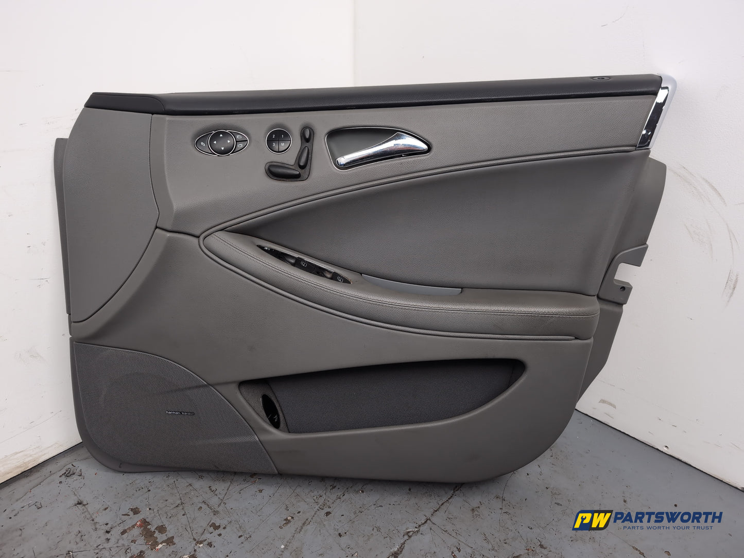 Mercedes Cls 320 Cdi Auto Front Right Driver Side Door Card 2007-2008
