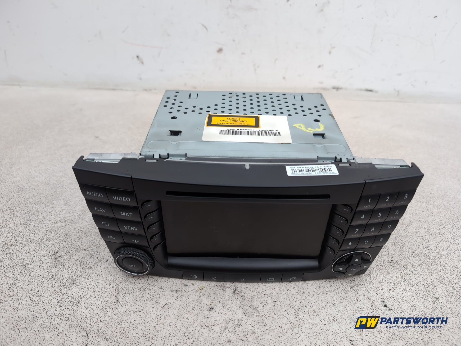 Radio - DAB/CD Player, Display screen + Facia  1