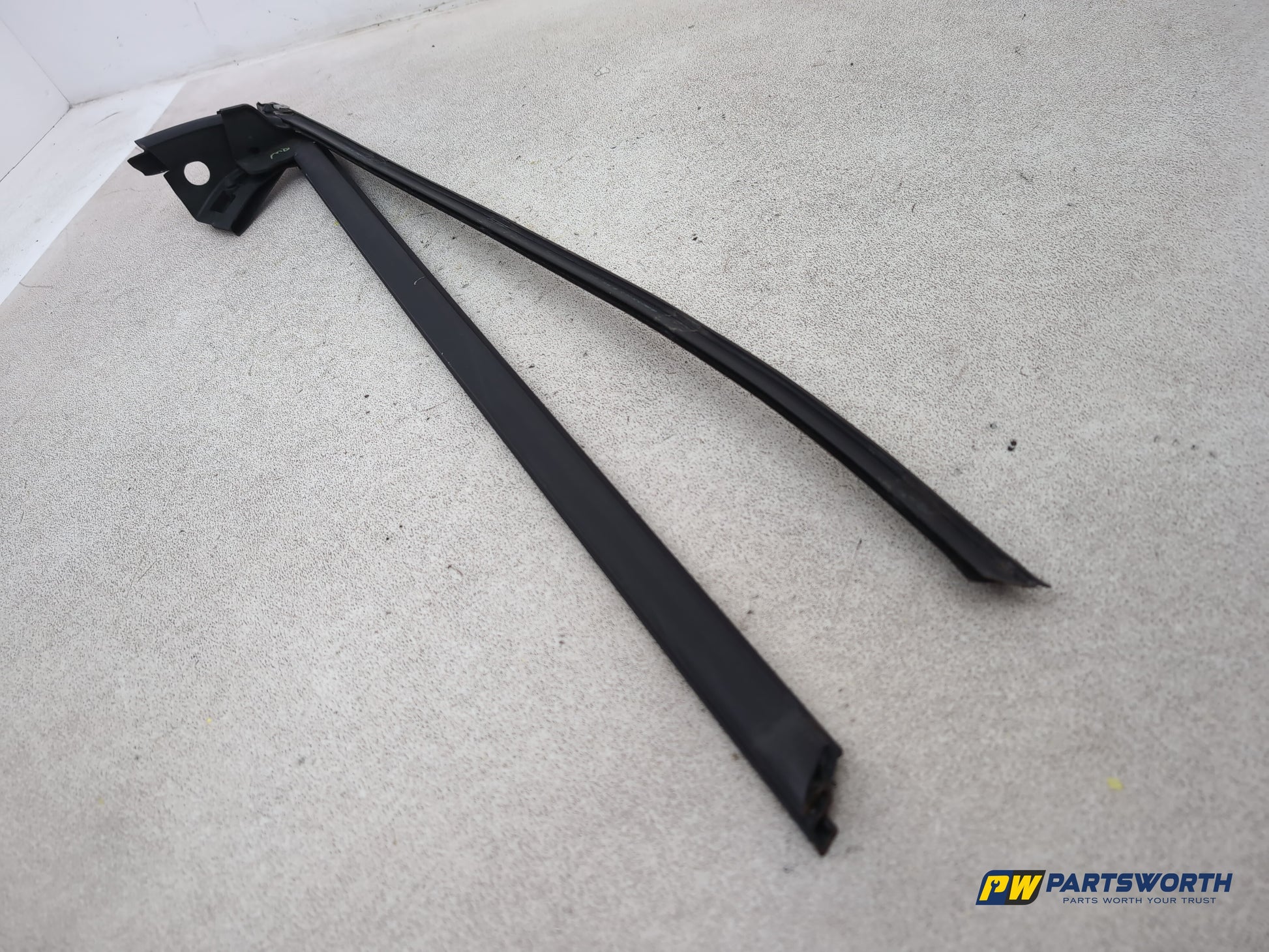 Mercedes Cls 320 Cdi Auto Right Driver Door Glass Weather Strip Trim A2197250665