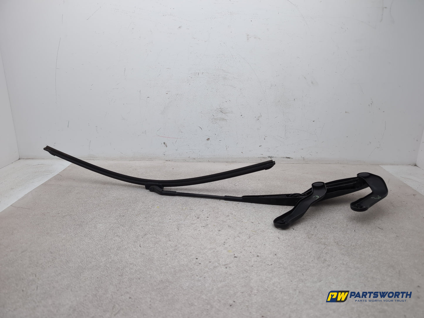 Wiper Front Arm LH 7