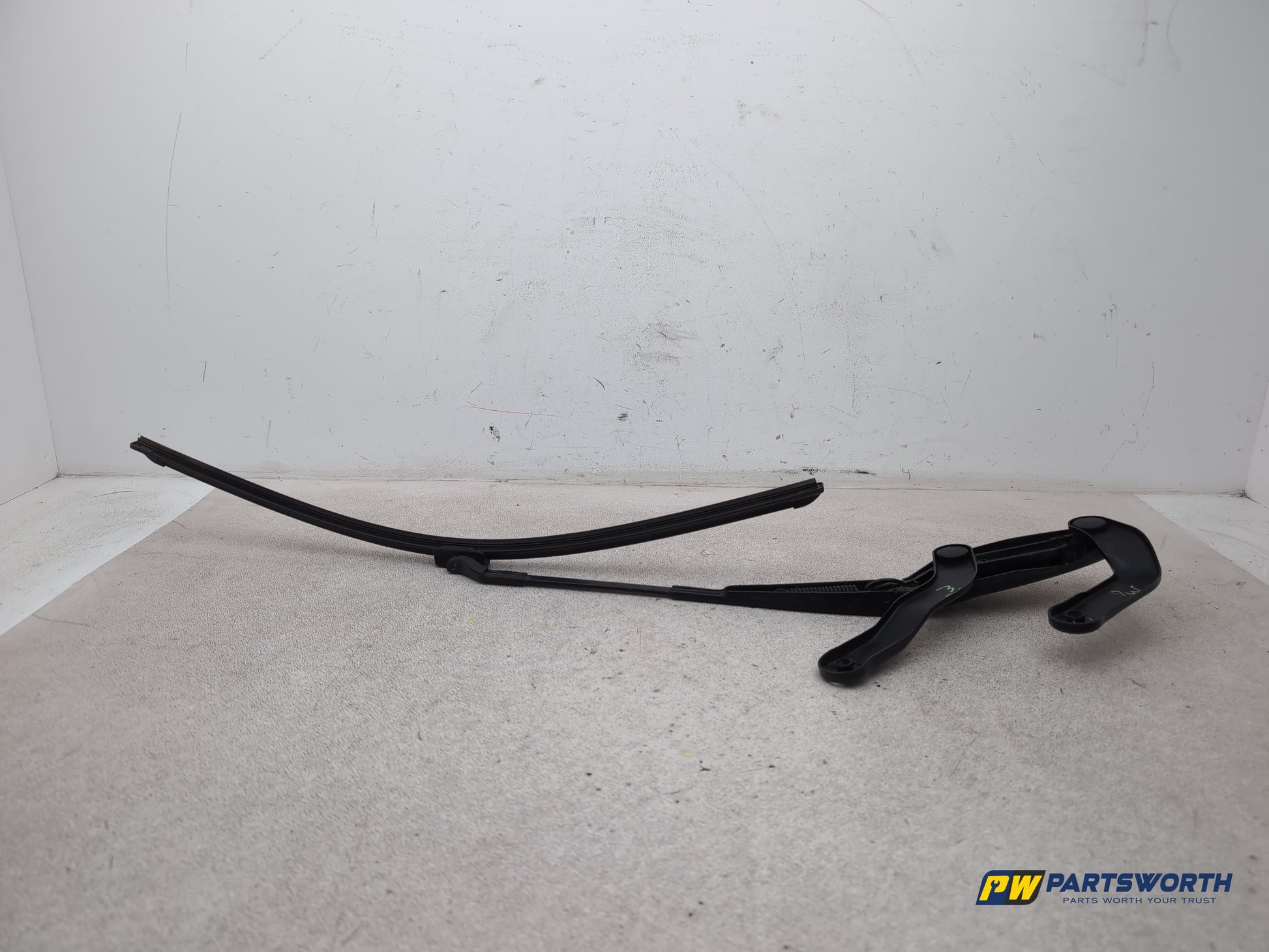 Wiper Front Arm LH 7