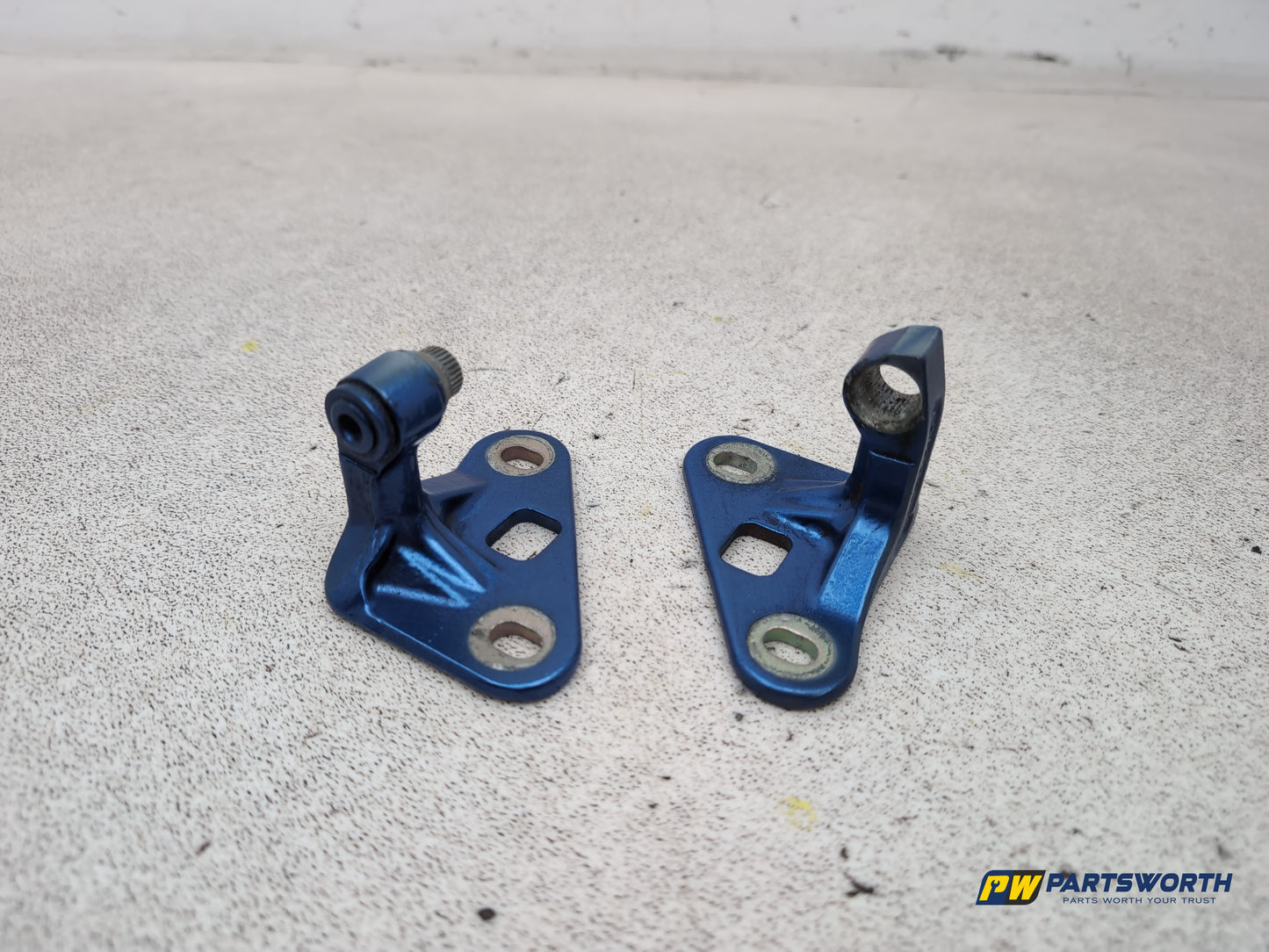 Mercedes Cls 320 Cdi Auto Lh Passenger Side Front Door Hinge Pair 2004-2008