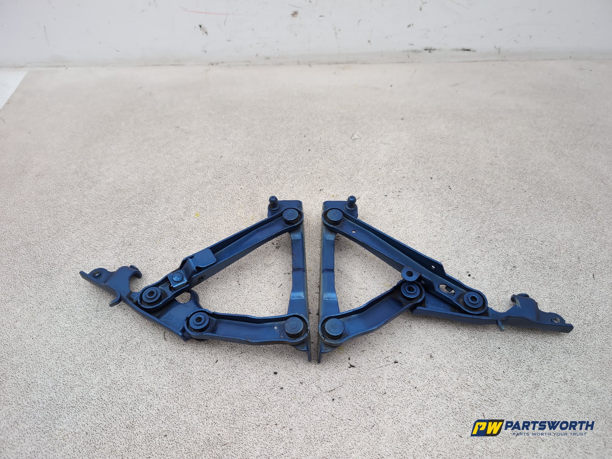 Bonnet Hinges 7
