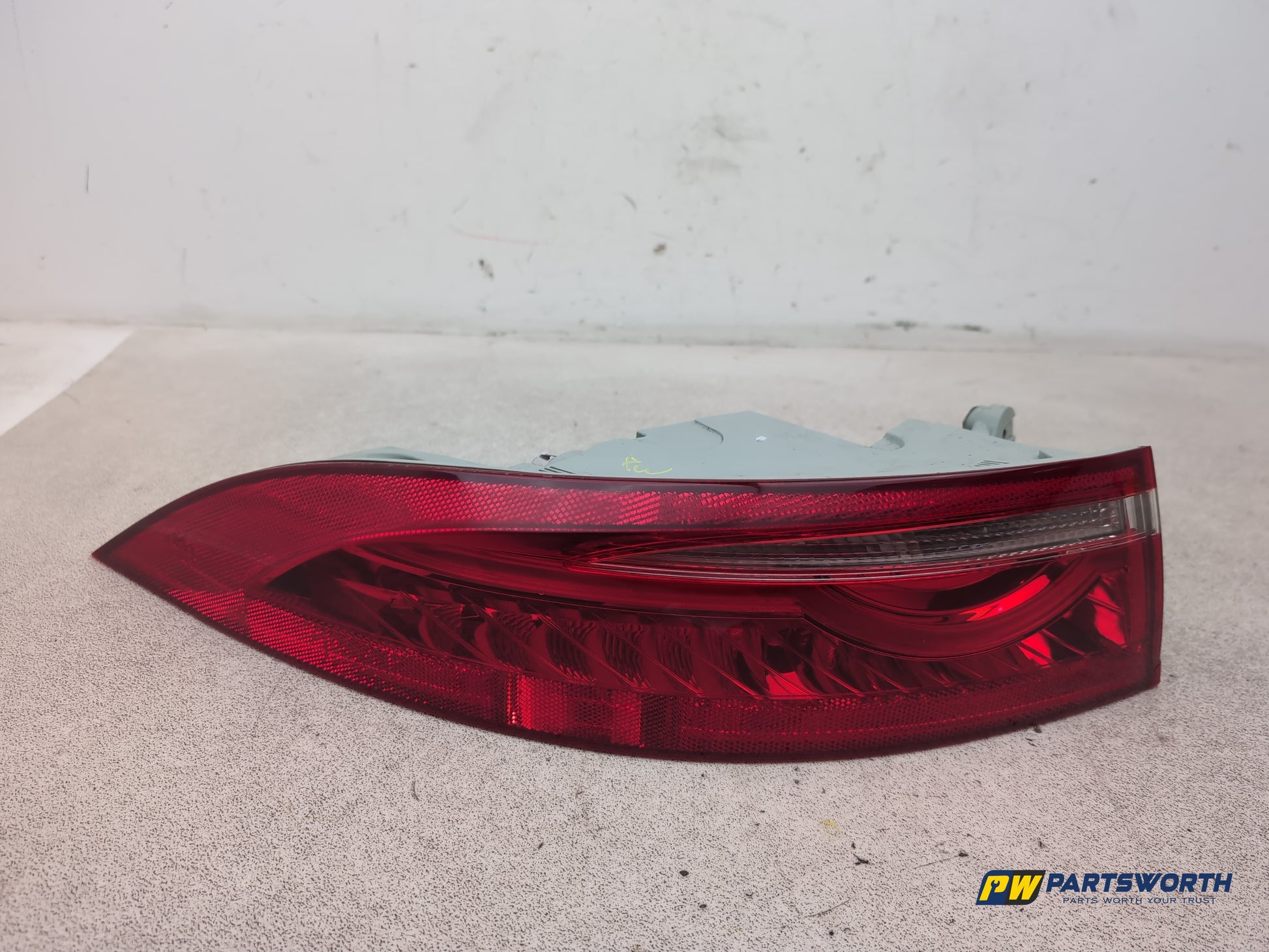 Jaguar Xf Portfolio D Lamp Assembly Rear Lh Passenger Side 2015-2017