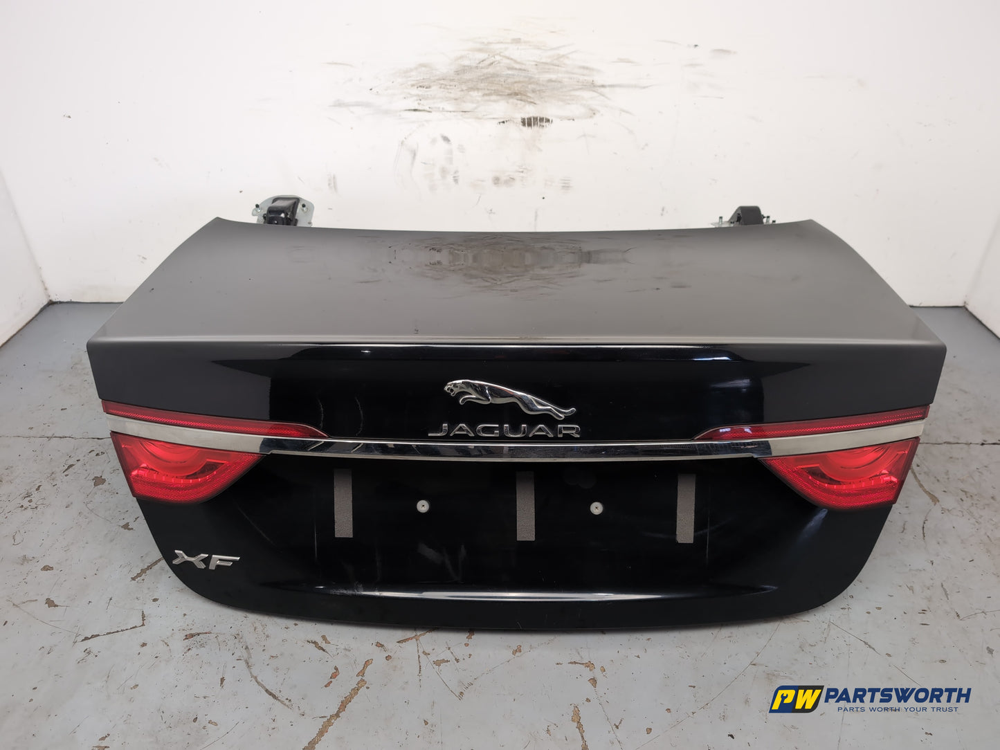 Jaguar Xf Portfolio D Boot Lid Ebony Black Pec 2015-2019