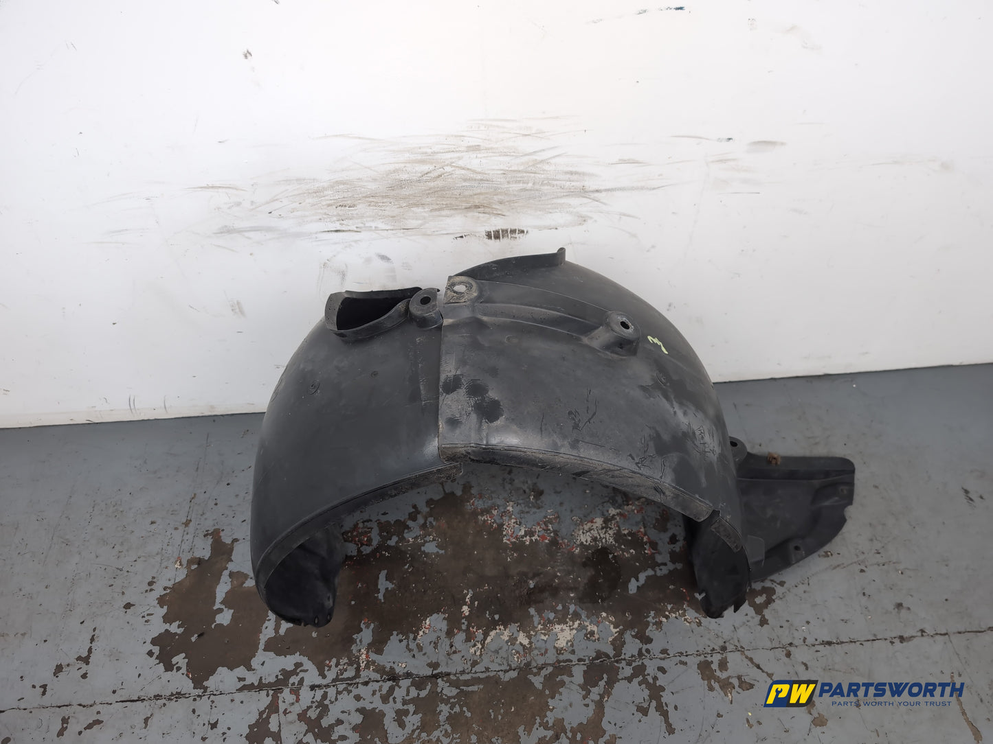 Moulding Wheel Arch Front RH 1