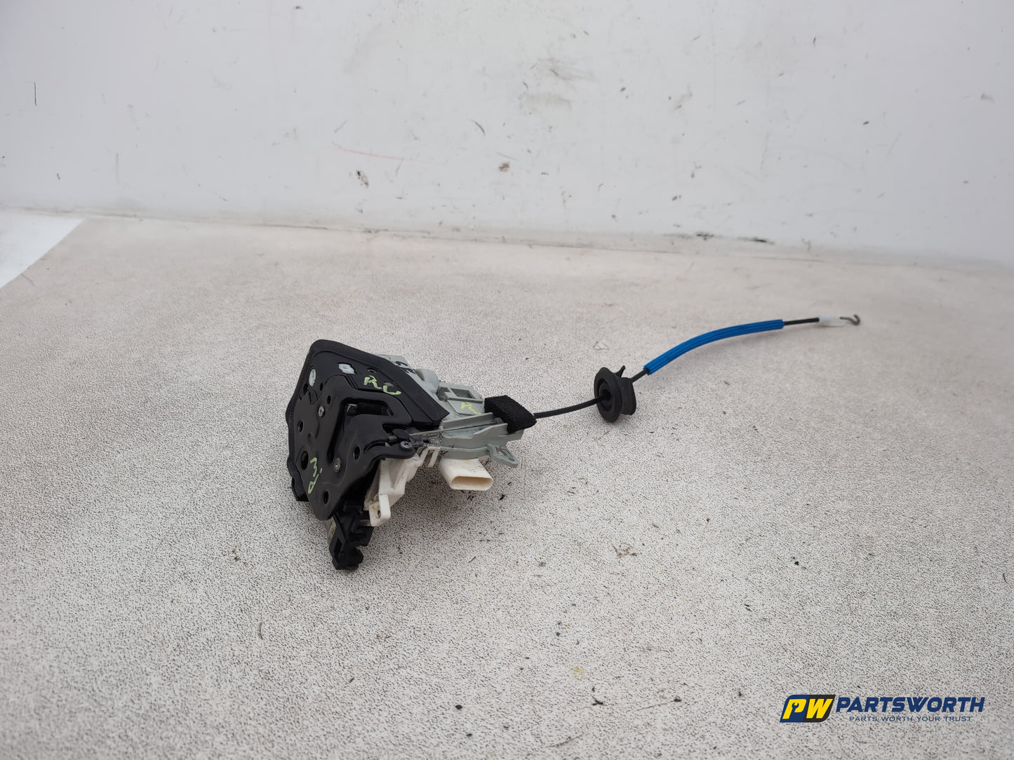Audi A4 S Line Black Edit Tdi Quat Door Lock Front Lh Passenger Side 8j2837015c