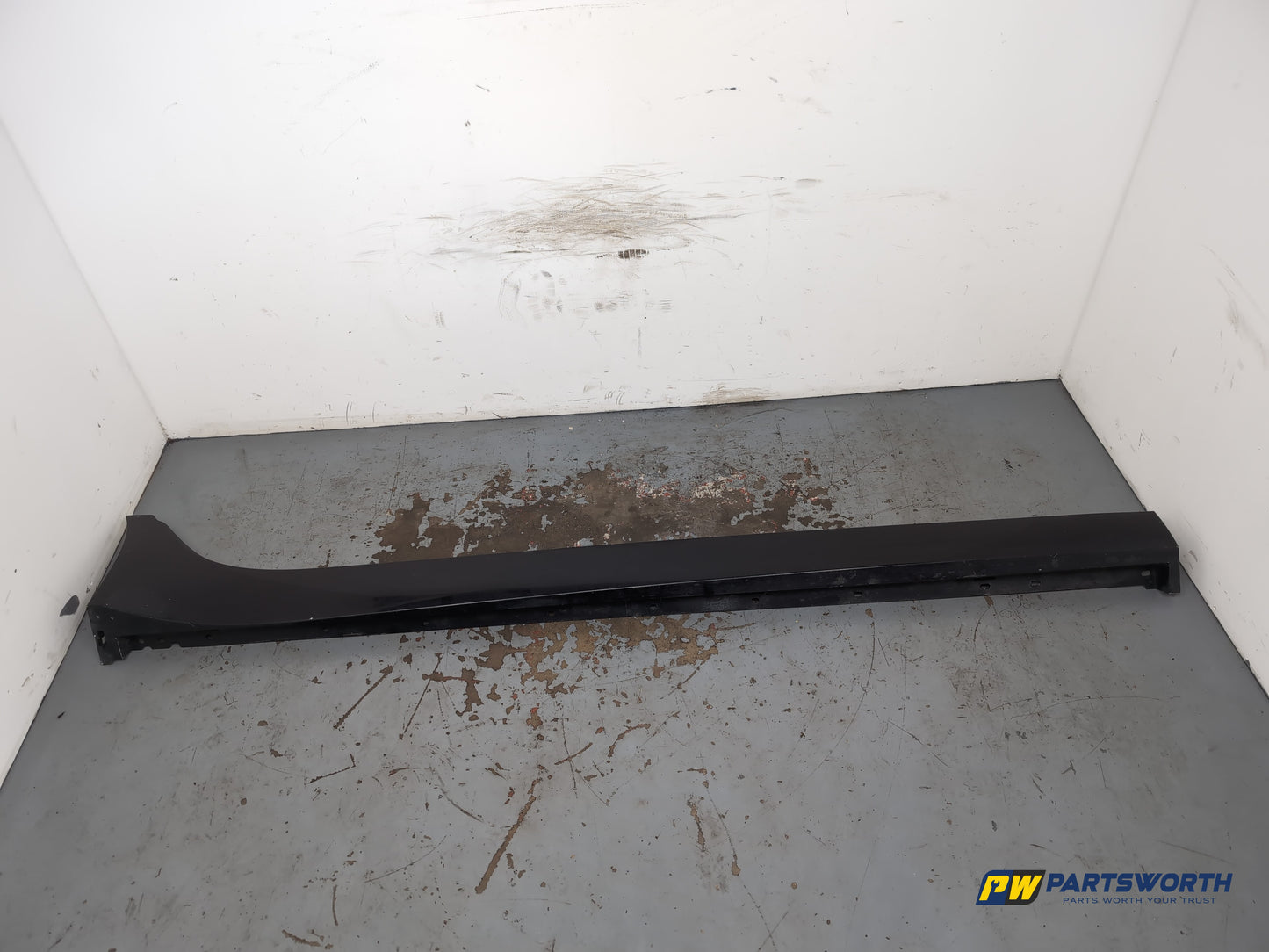 Side Skirt RH 1