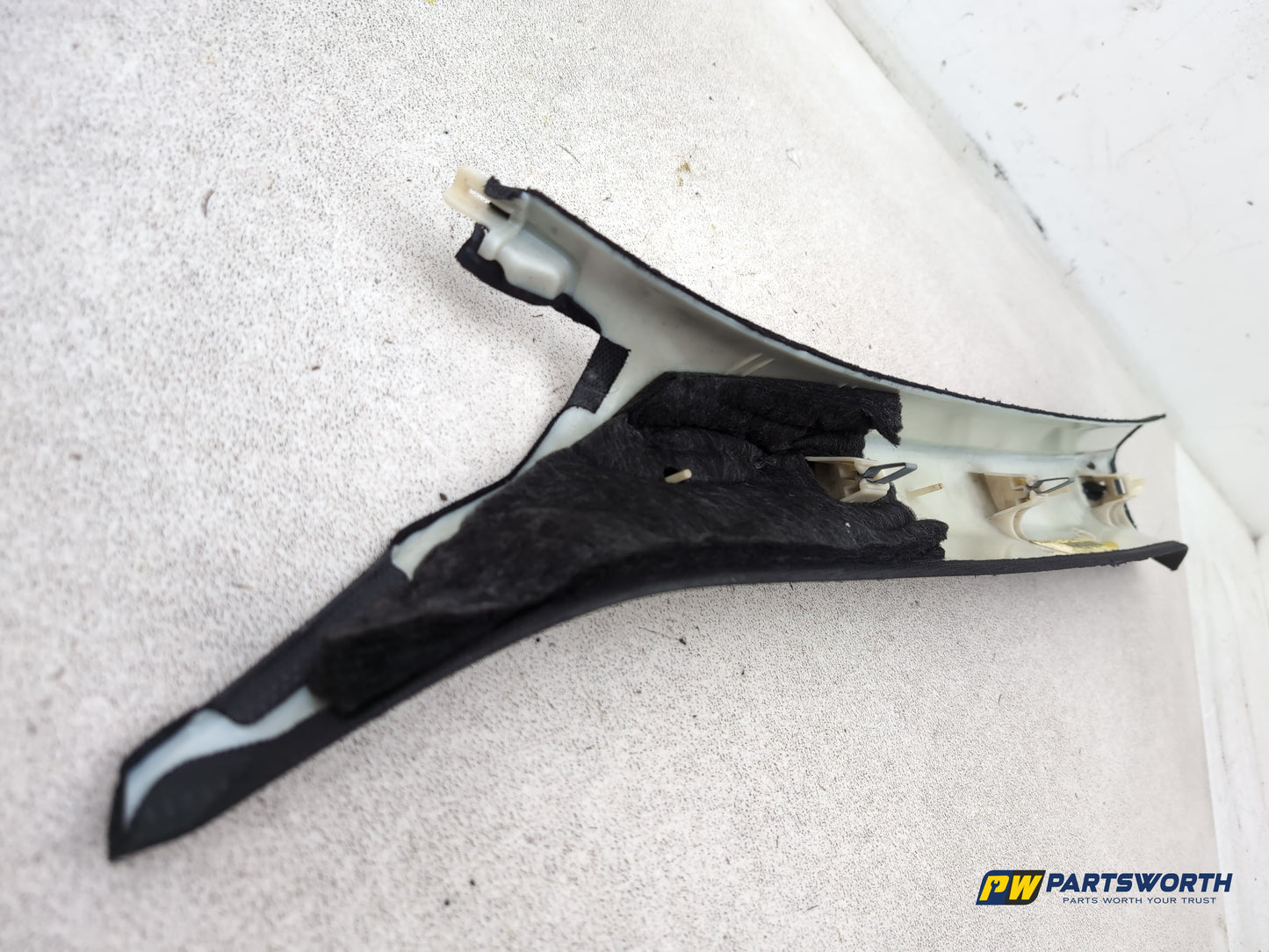 RH A Pillar Trim  7