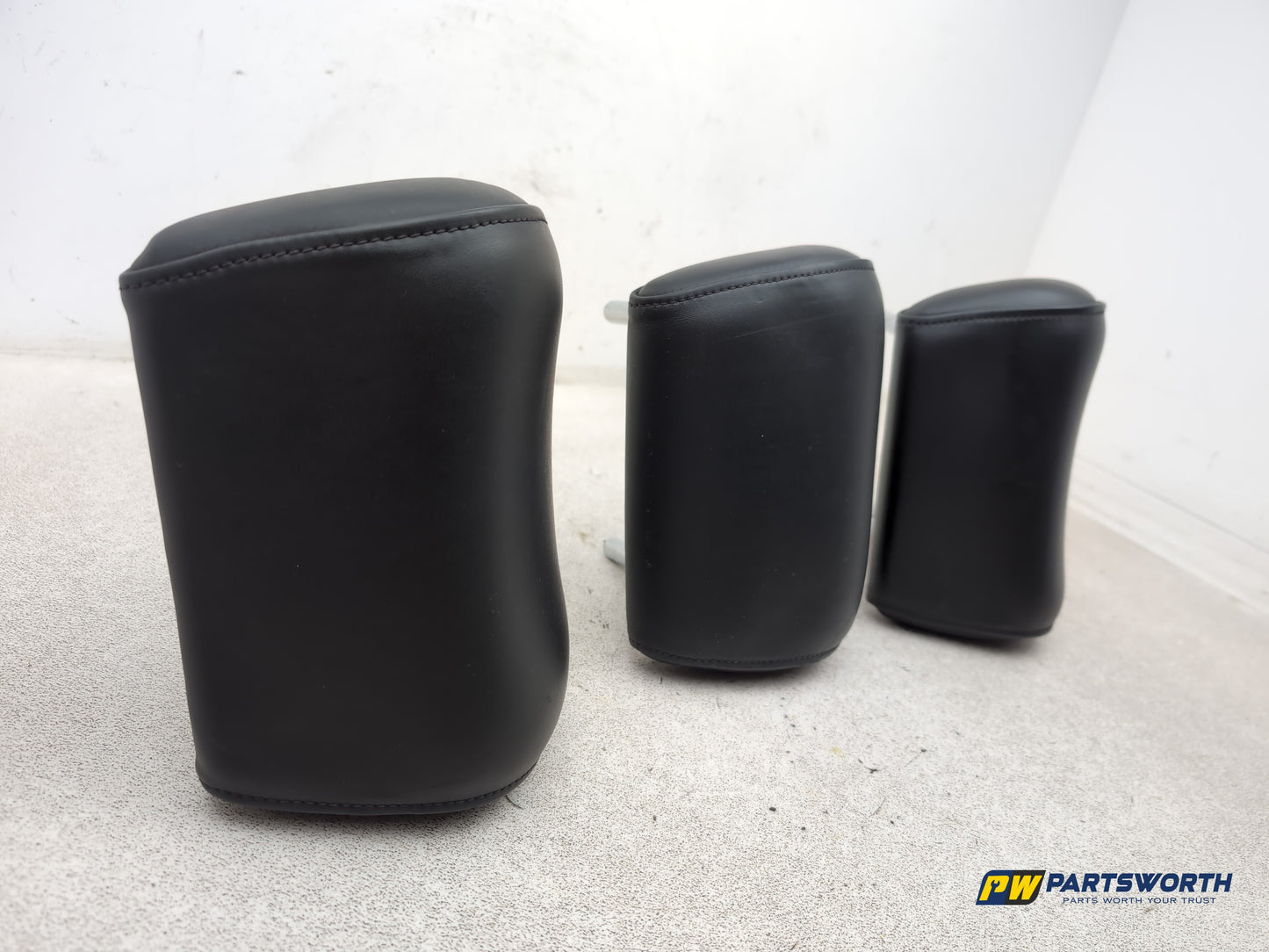 Rear Headrest 7