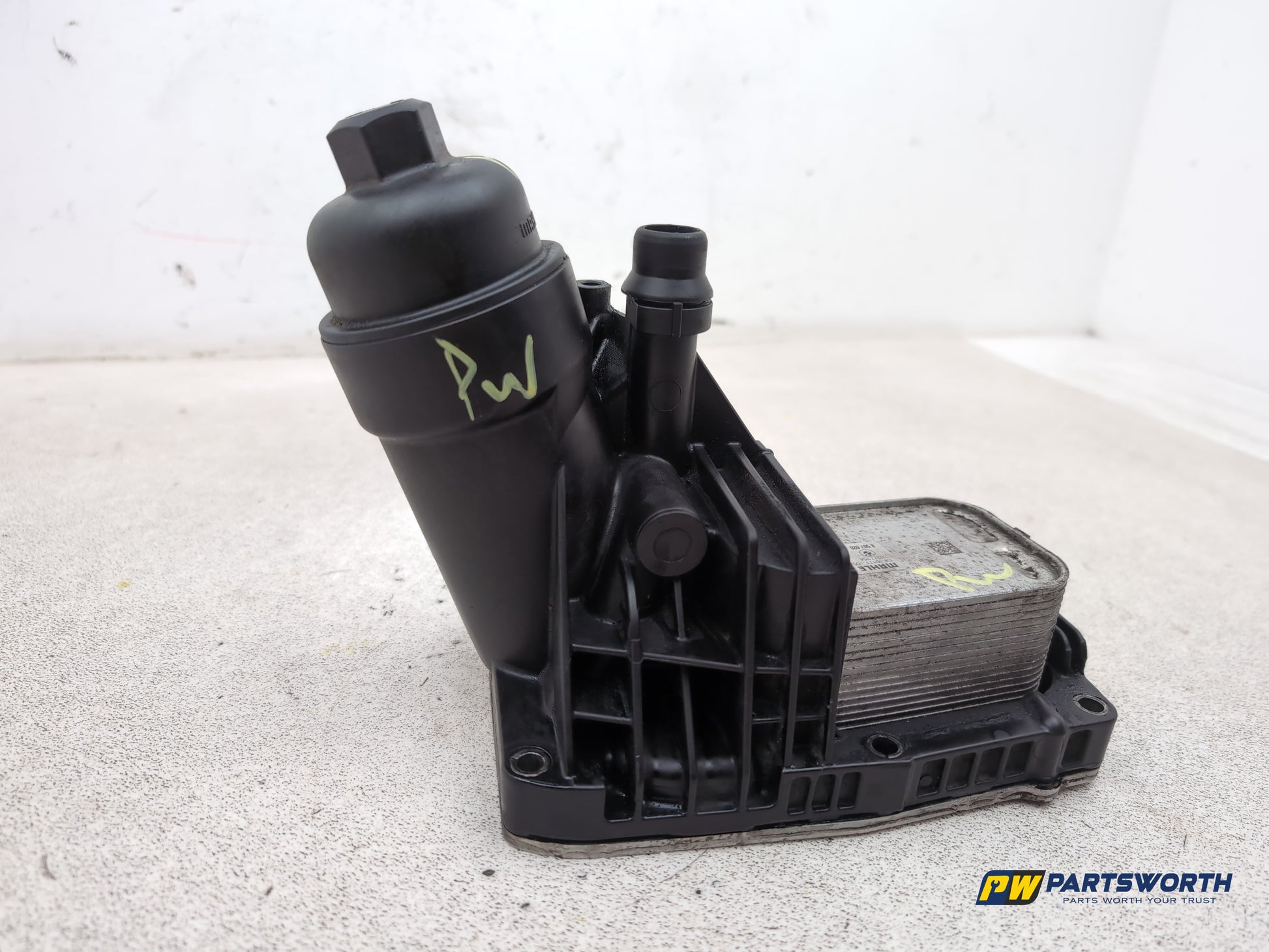 Bmw 5 Series 520d Se Oil Cooler And Filter Housing 8507626 2013-2017 - photo 4