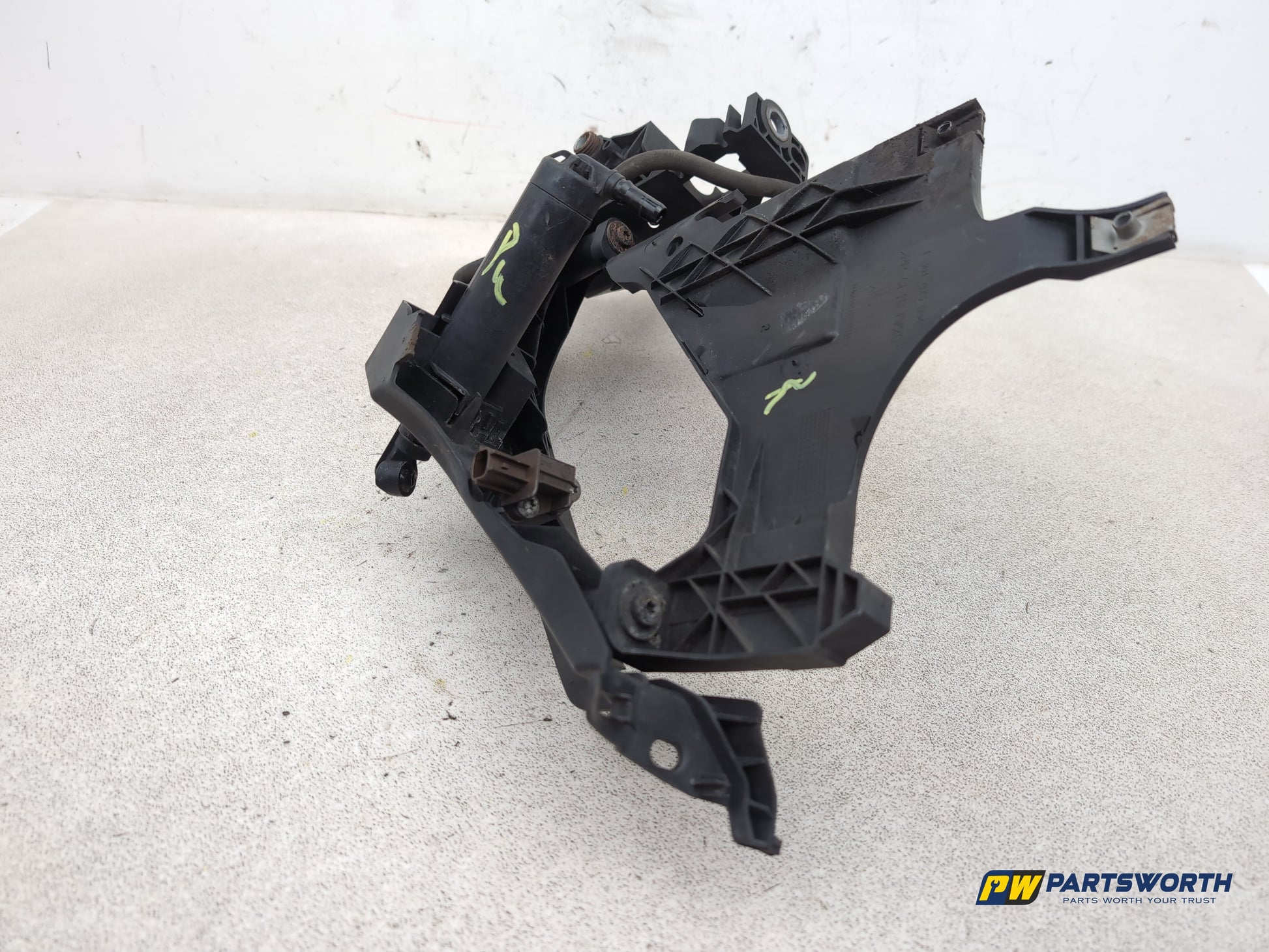 Headlamp Panel Support Bracket RH 7