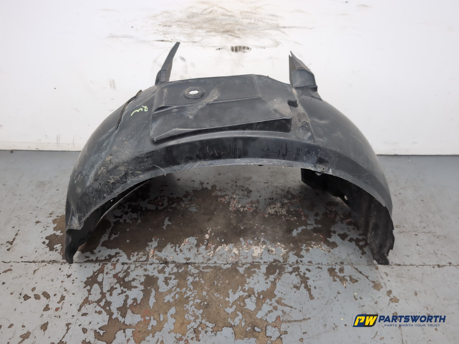 Moulding Wheel Arch Front LH 1