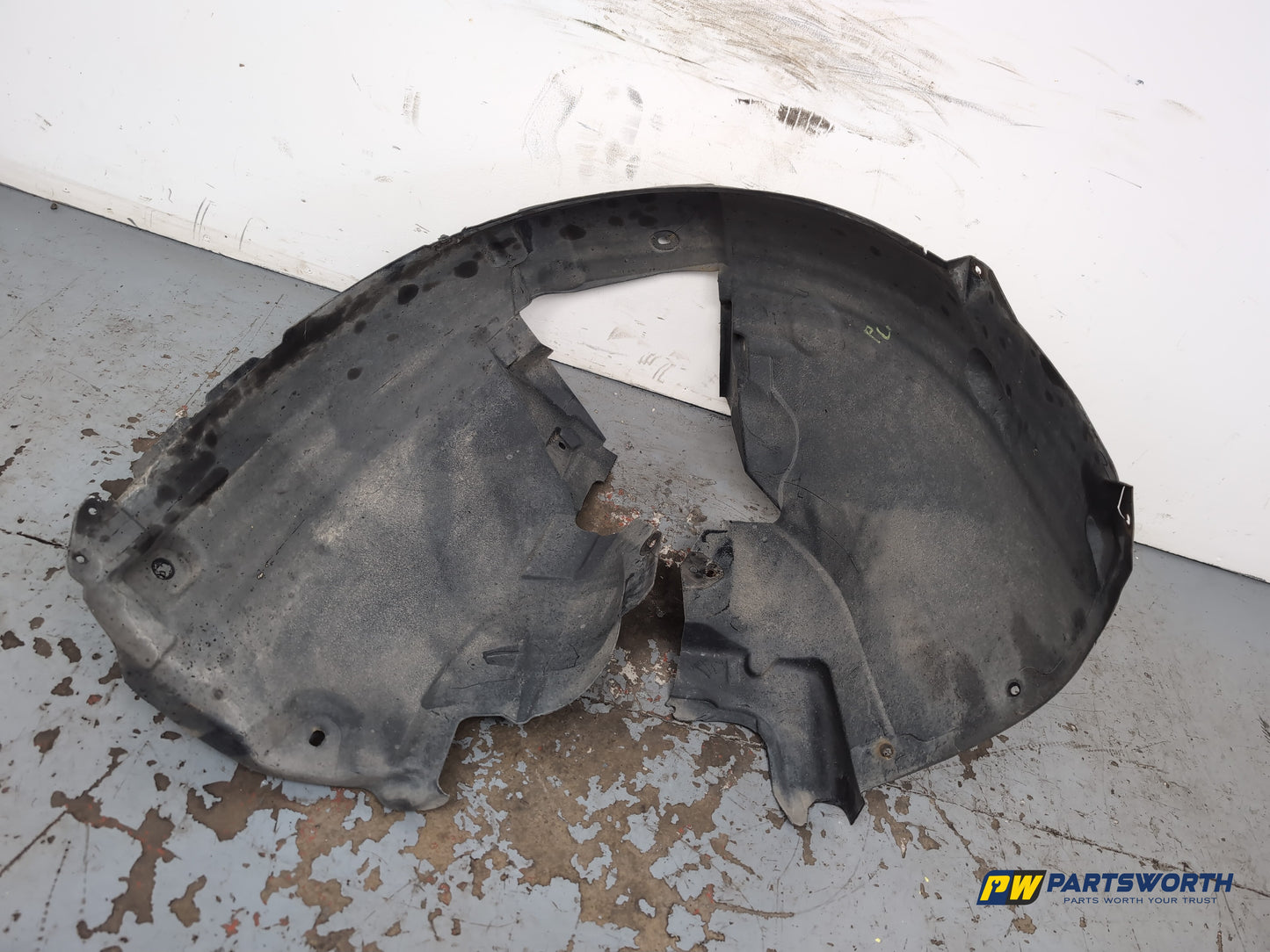 Moulding Wheel Arch Front RH 7