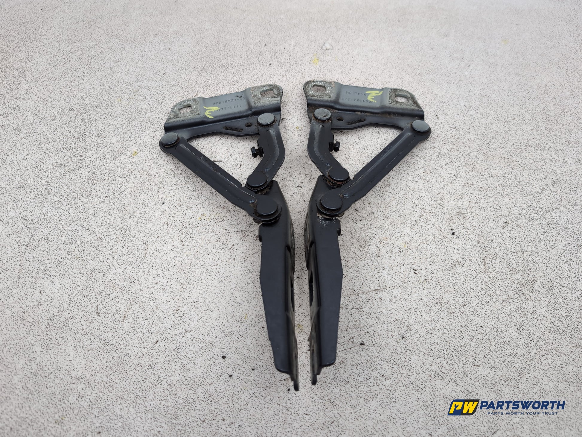 Mercedes-Benz Ml300 Sport Cdi Blue-Cy A Bonnet Hinges Pair A2518800328 2009-2011