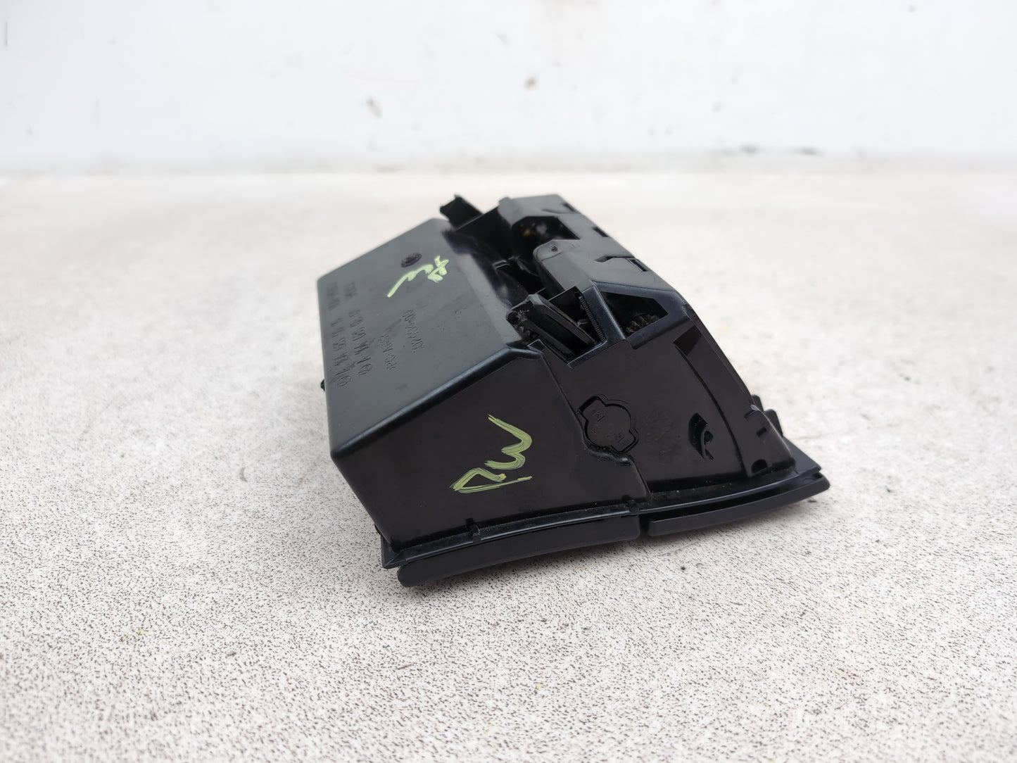 Centre Console Storage Tray 7