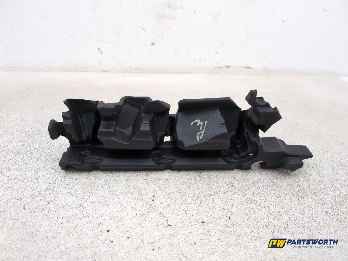 Mercedes-Benz Ml300 Sport Cdi Blue-Cy Coupe Front Engine Covers A6420162024
