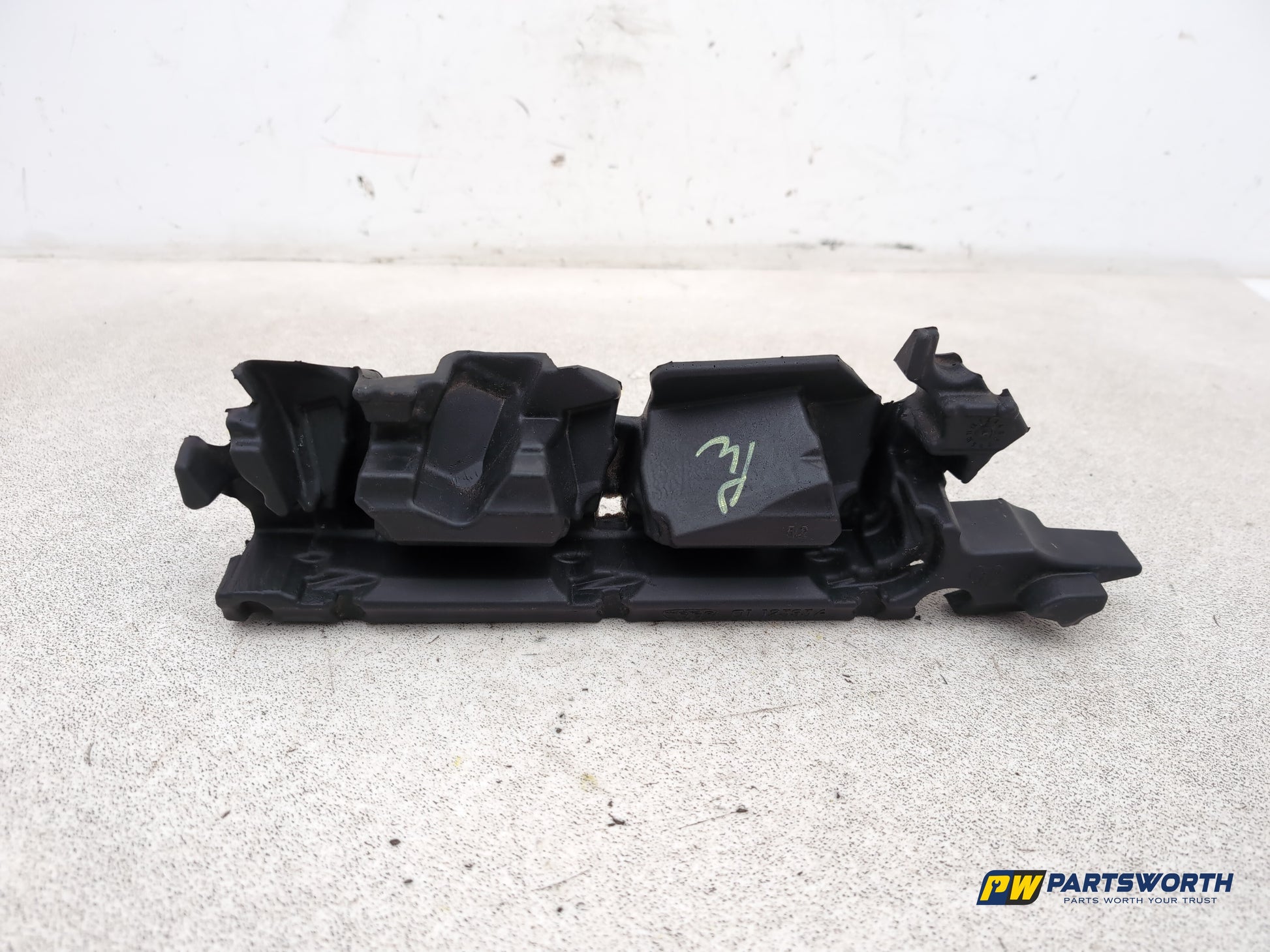 Mercedes-Benz Ml300 Sport Cdi Blue-Cy Coupe Front Engine Covers A6420162024