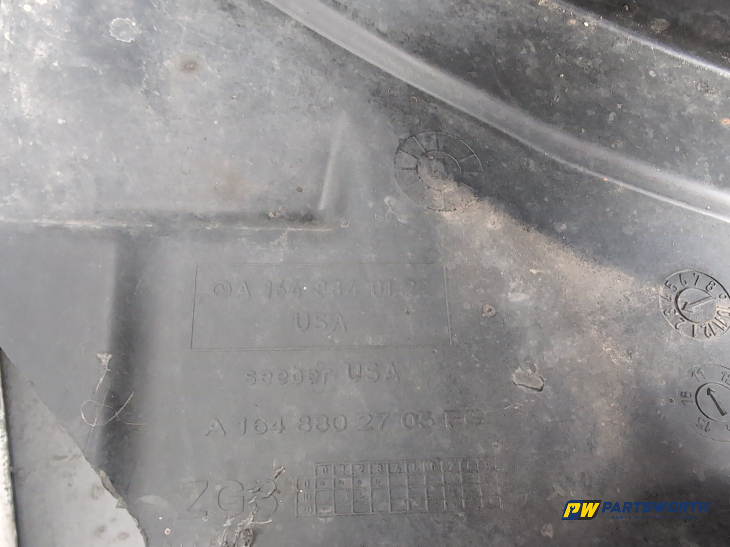 Moulding Wheel Arch Front LH 6