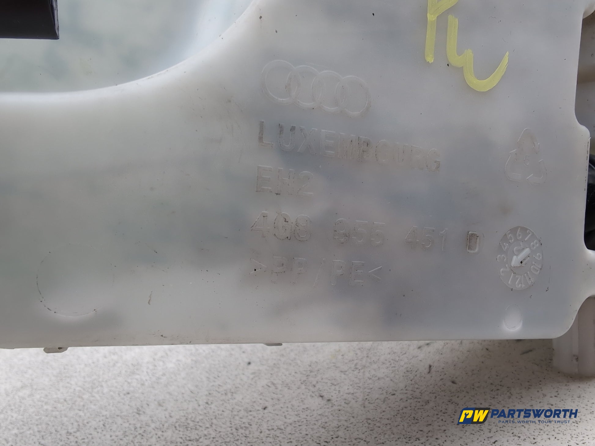 Audi A6 Se Tdi Quattro Auto Washer Bottle Windscreen 4g2955462 2011-2014 - photo 7