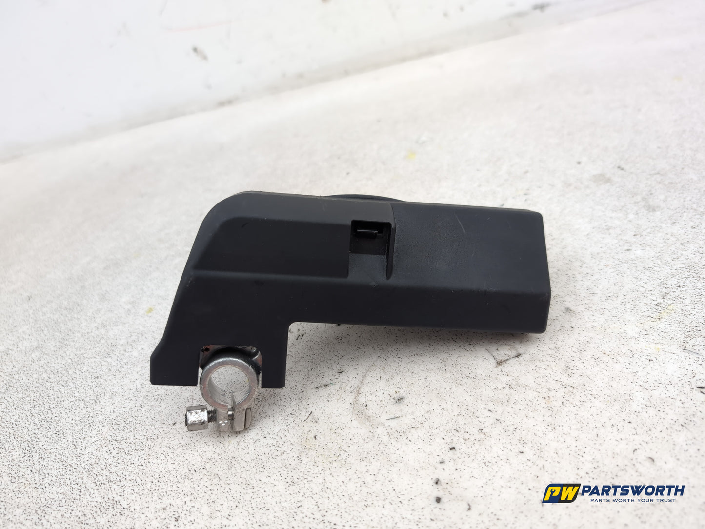 Positive Pole Battery Power Boot Distribution Fuse Box 1