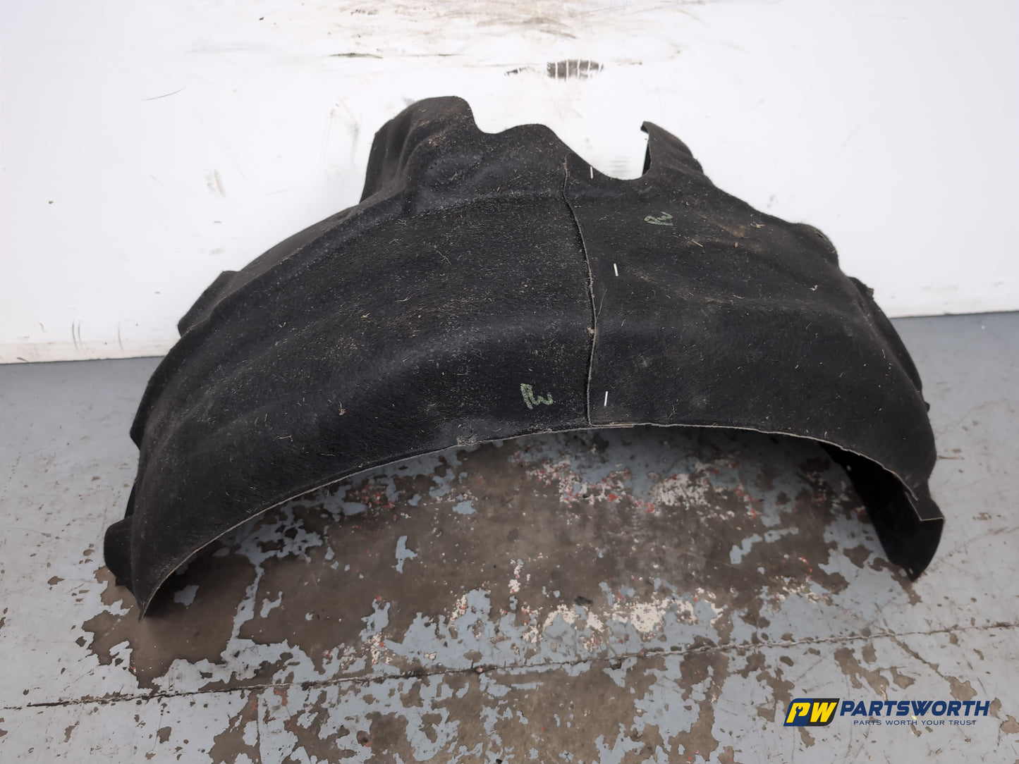 Moulding Wheel Arch Front RH 1