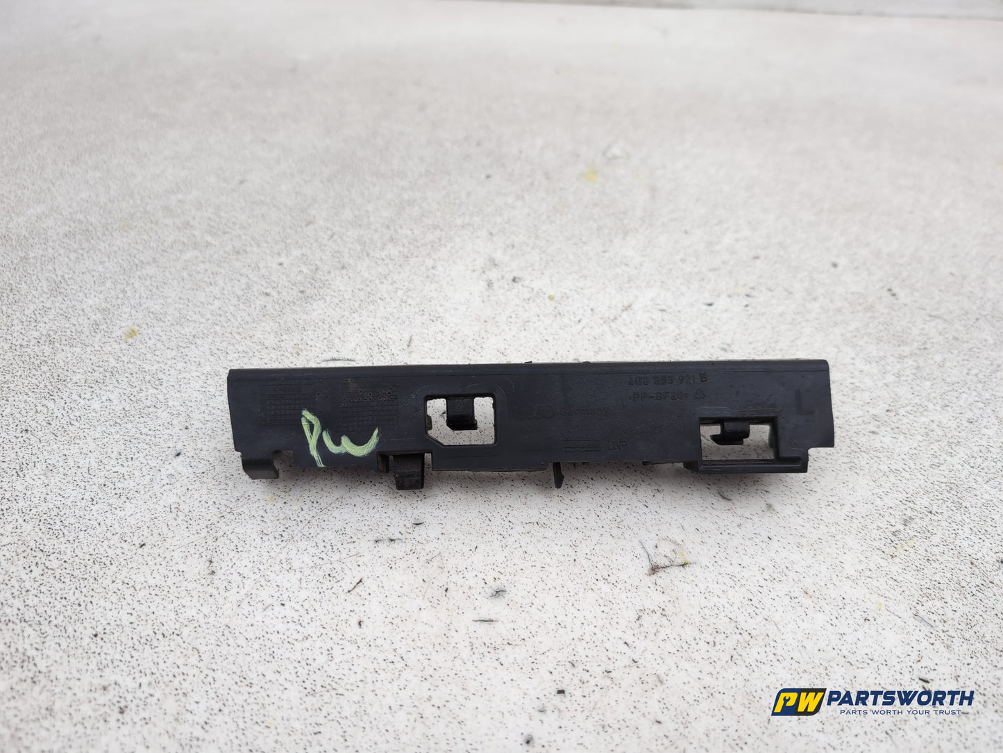 Audi A6 Se Tdi Quattro Auto Side Skirt Holder Front Left Passenger Side