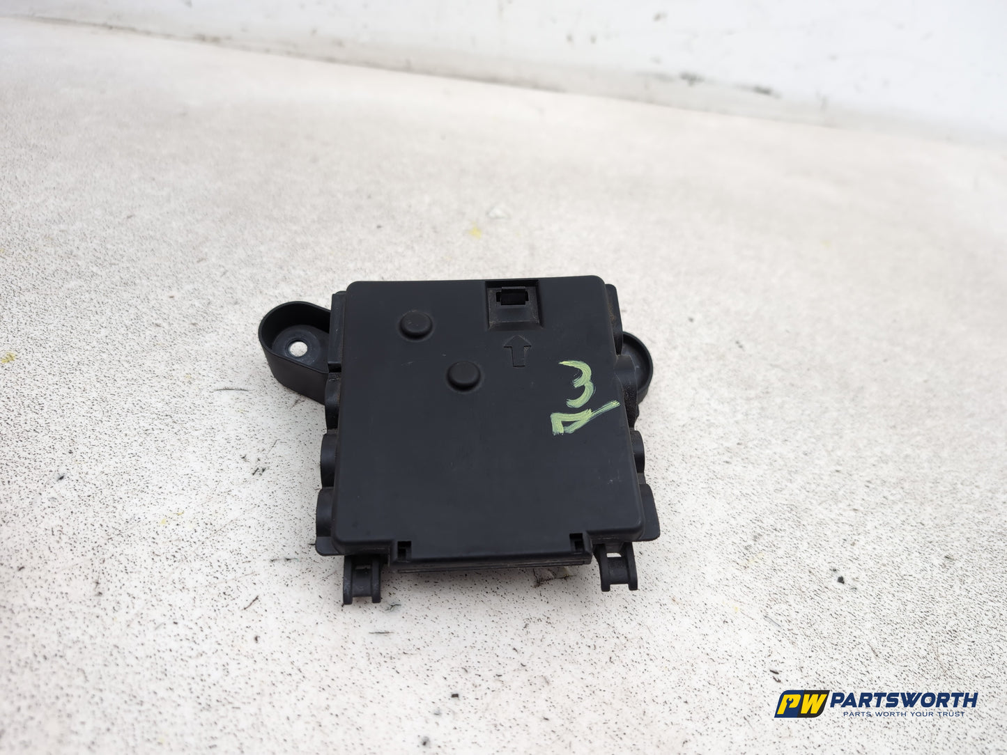 Fuse and Relay Box 1 1