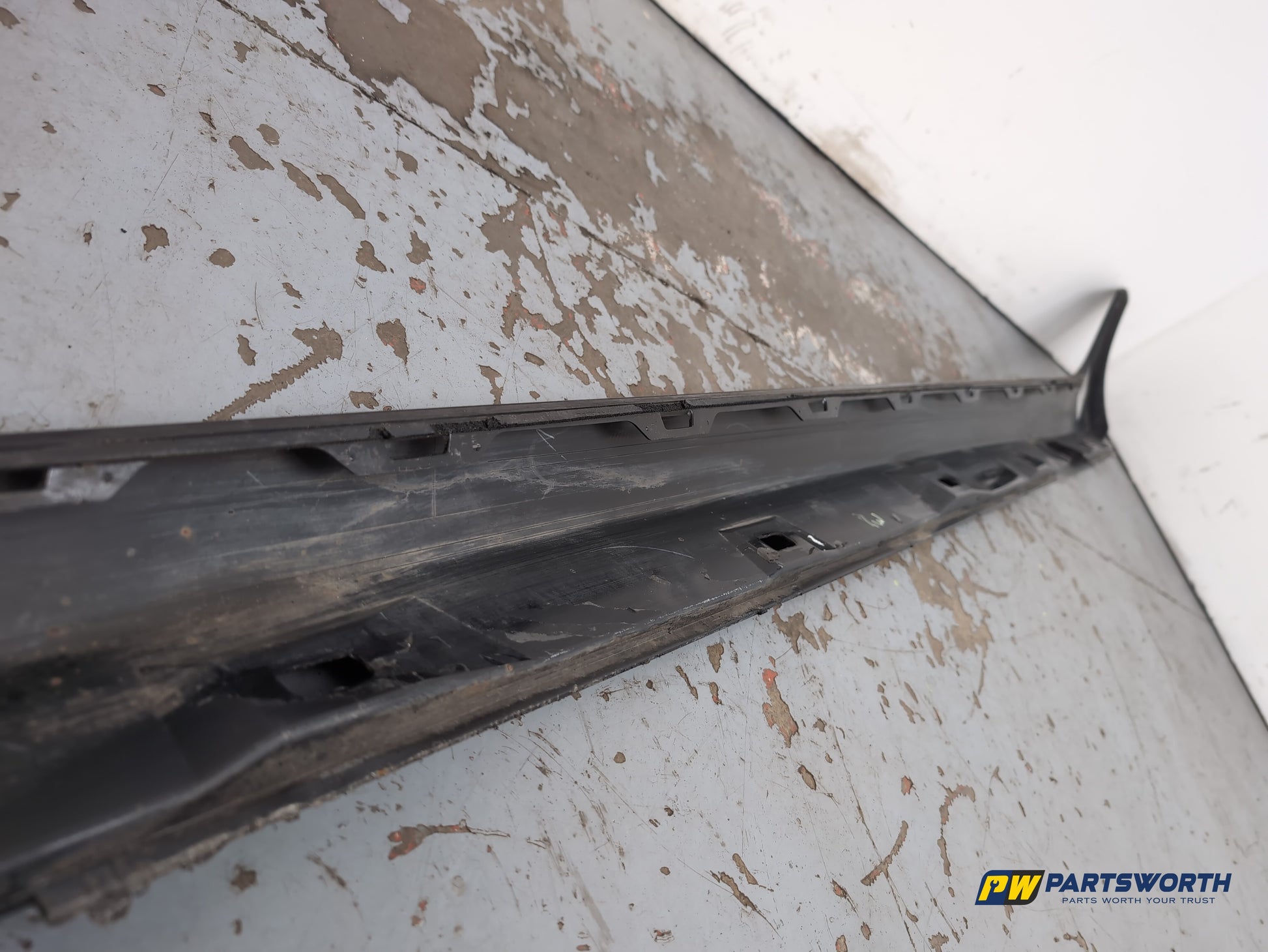 Side Skirt RH 5