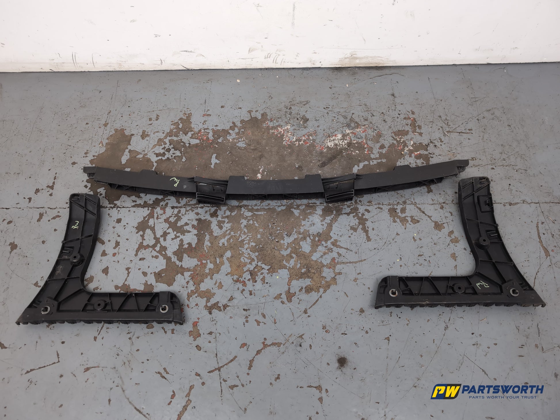 Bumper Rear Bracket LH 1
