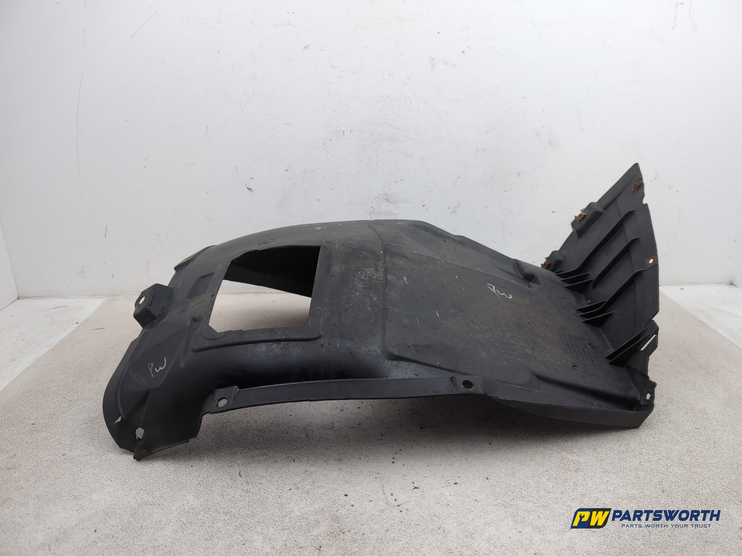 Wheel Arch Inner Trim Front RH 1