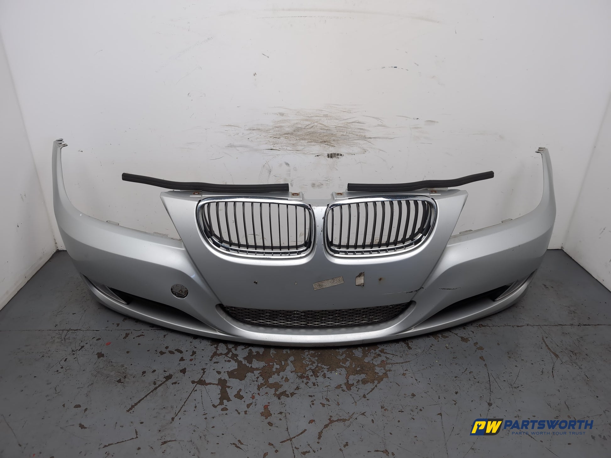 Bmw 320d M Sport Auto 181 Front Bumper Silver 354 2009-2011