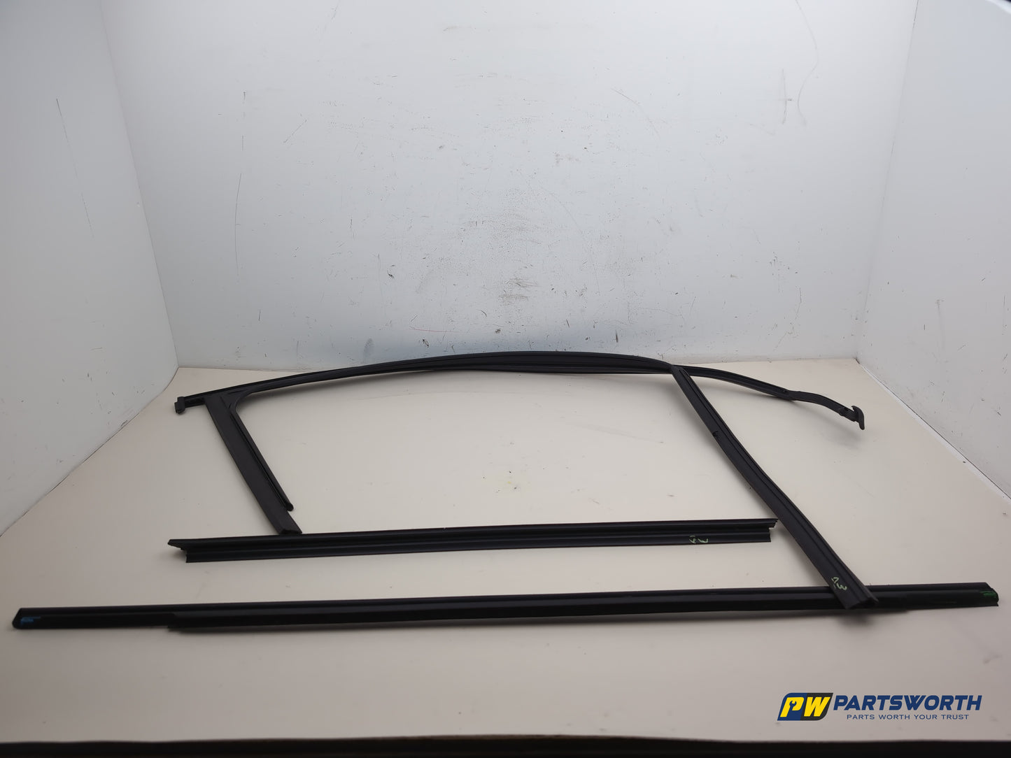 Mercedes-Benz B180 Blueefficiency Sport Front Left Window Rubber Seal 2011-2014