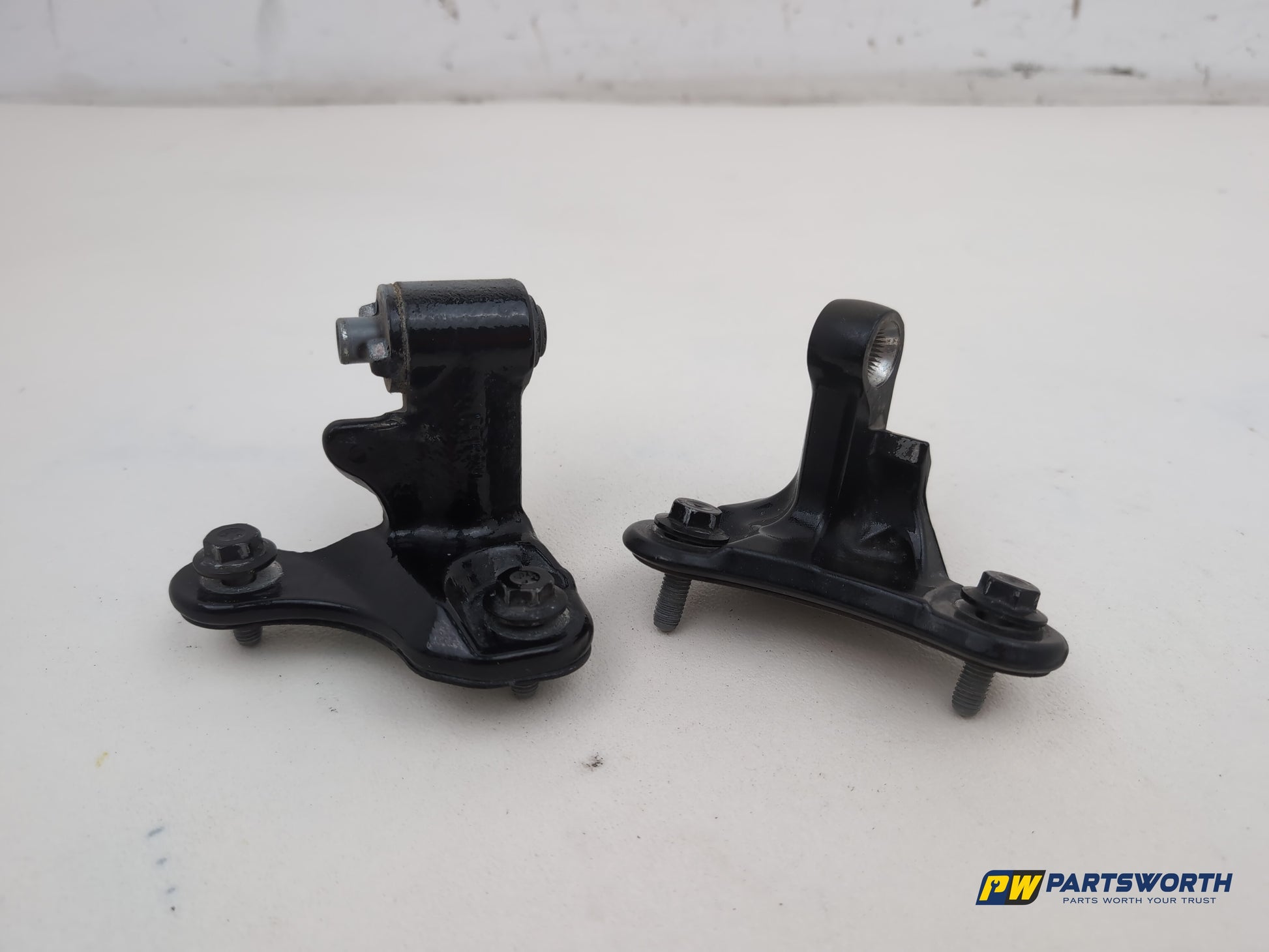 LH Front Door Hinge Pair  1