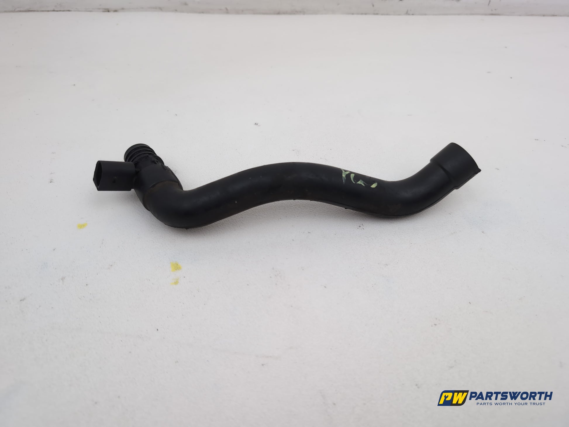 Mercedes-Benz B180 Blueefficiency Sport Diesel Breather Line Hose A6510100782