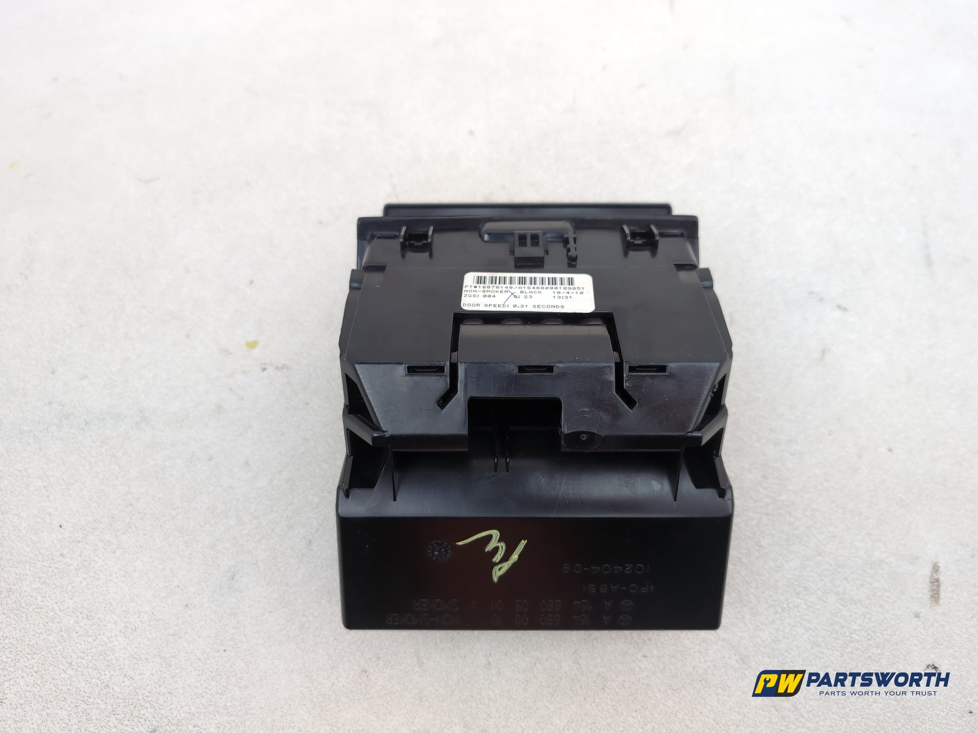 Mercedes-Benz Ml350 Spt Cdi Blueef-Cy A Centre Console Storage Tray A1646800010 - photo 7