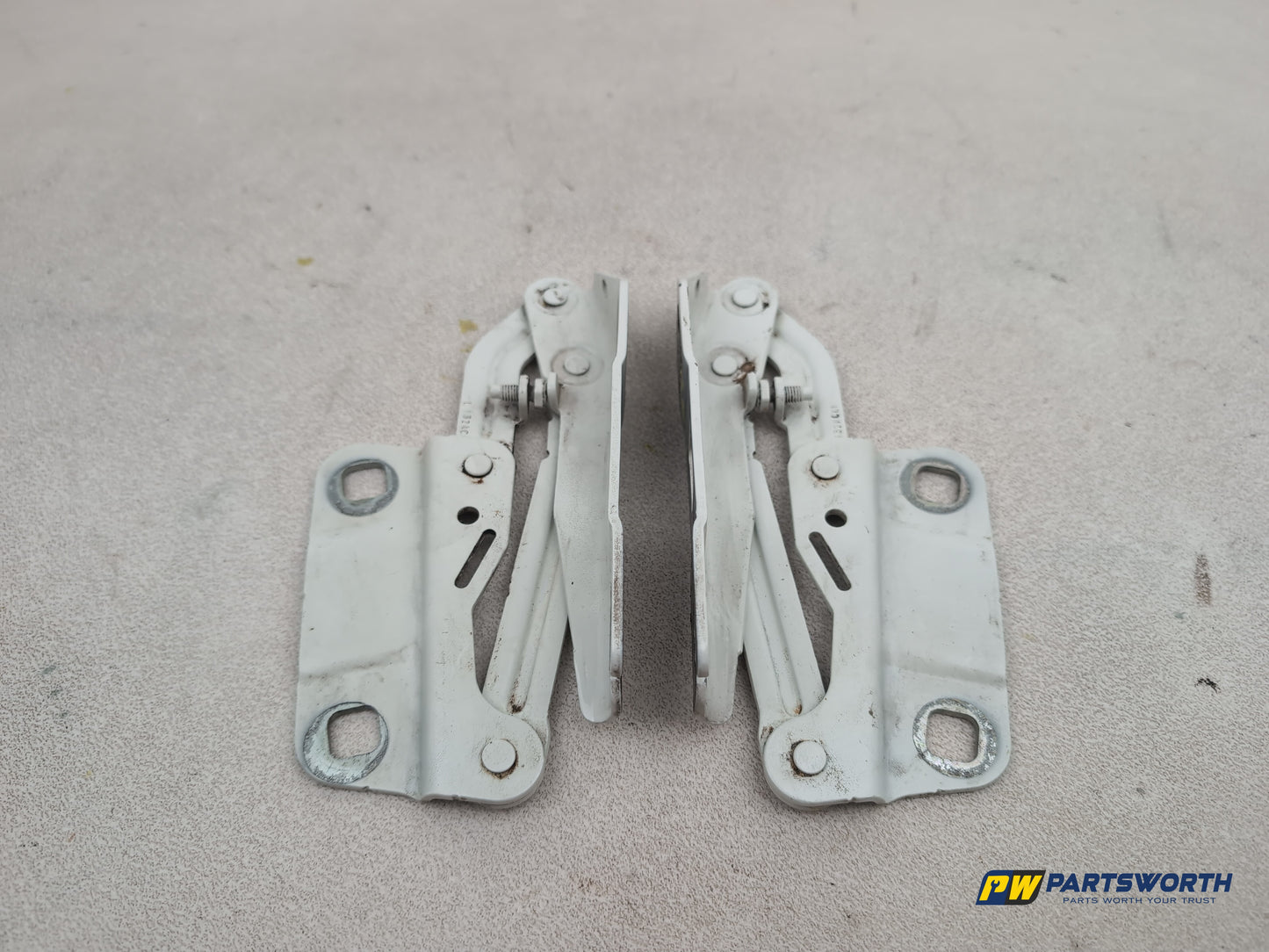 Bonnet Hinges 1