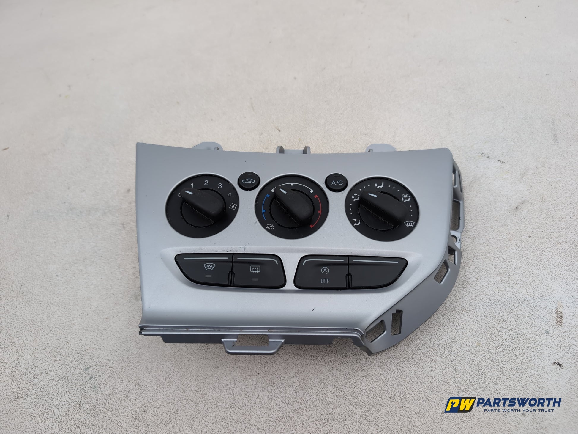 Ford Focus Zetec Turbo Heater Control Assembly Cj5t1998ak 2014-2018