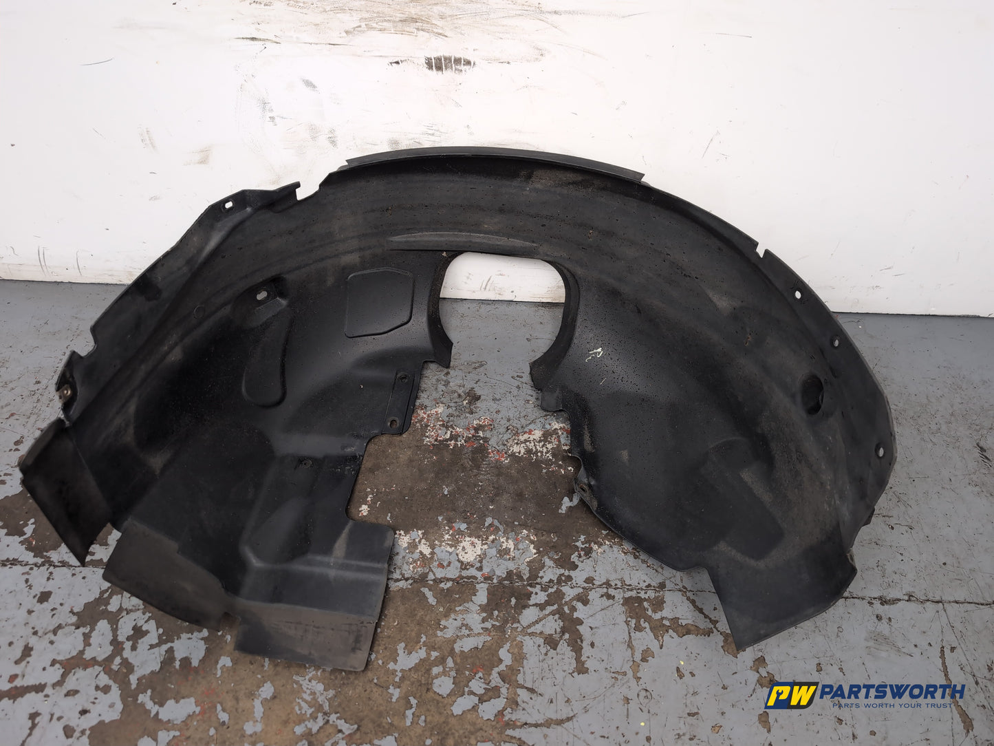 Moulding Wheel Arch Front LH 7
