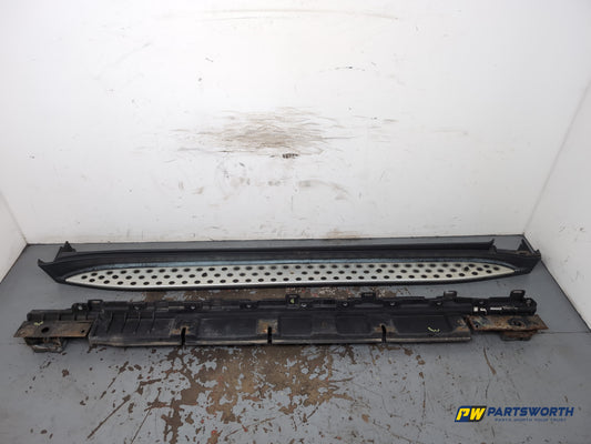 Mercedes-Benz Ml350 Spt Cdi Side Skirt Rh Driver Side And Step Insert Pack