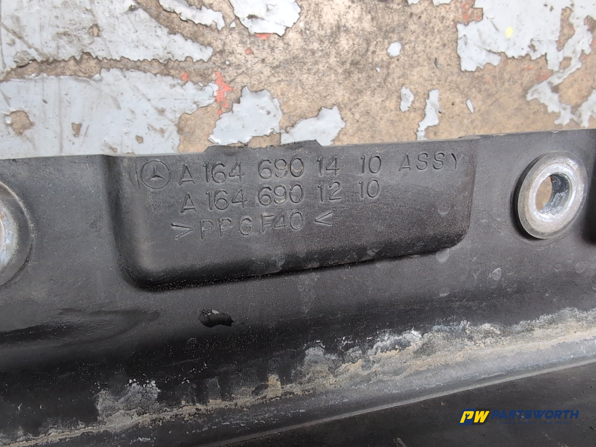 Mercedes-Benz Ml350 Spt Cdi Side Skirt Rh Driver Side And Step Insert Pack - photo 7