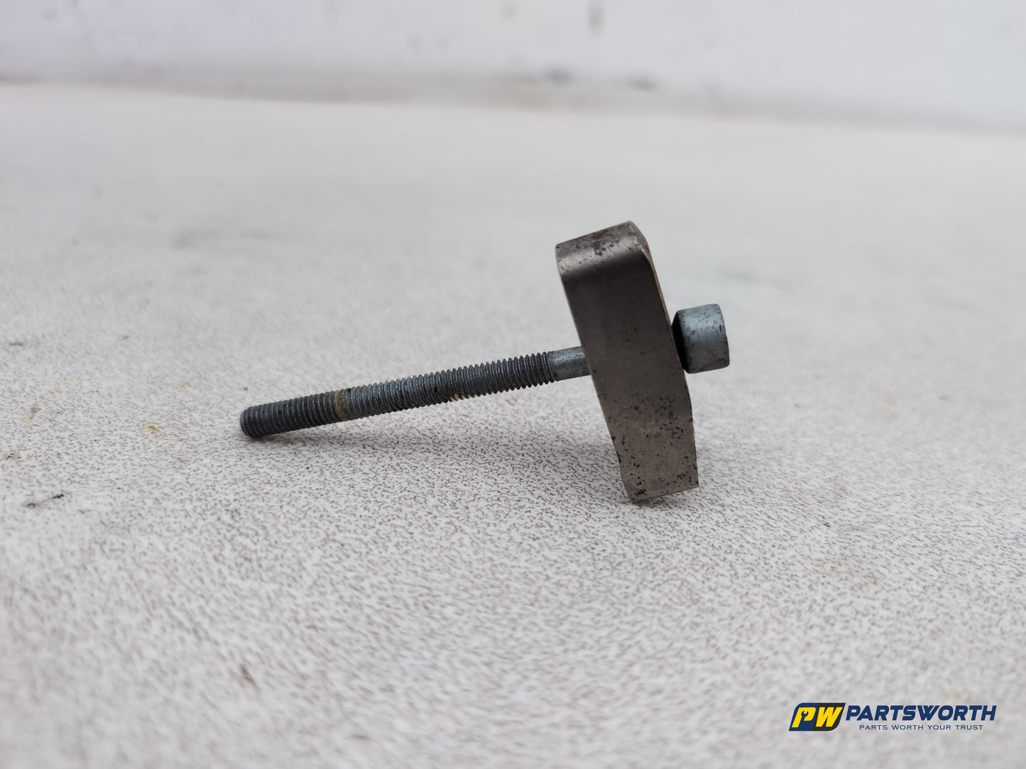 Mercedes-Benz Ml350 Spt Cdi Blueef-Cy Fuel Injector Clamp And Bolt