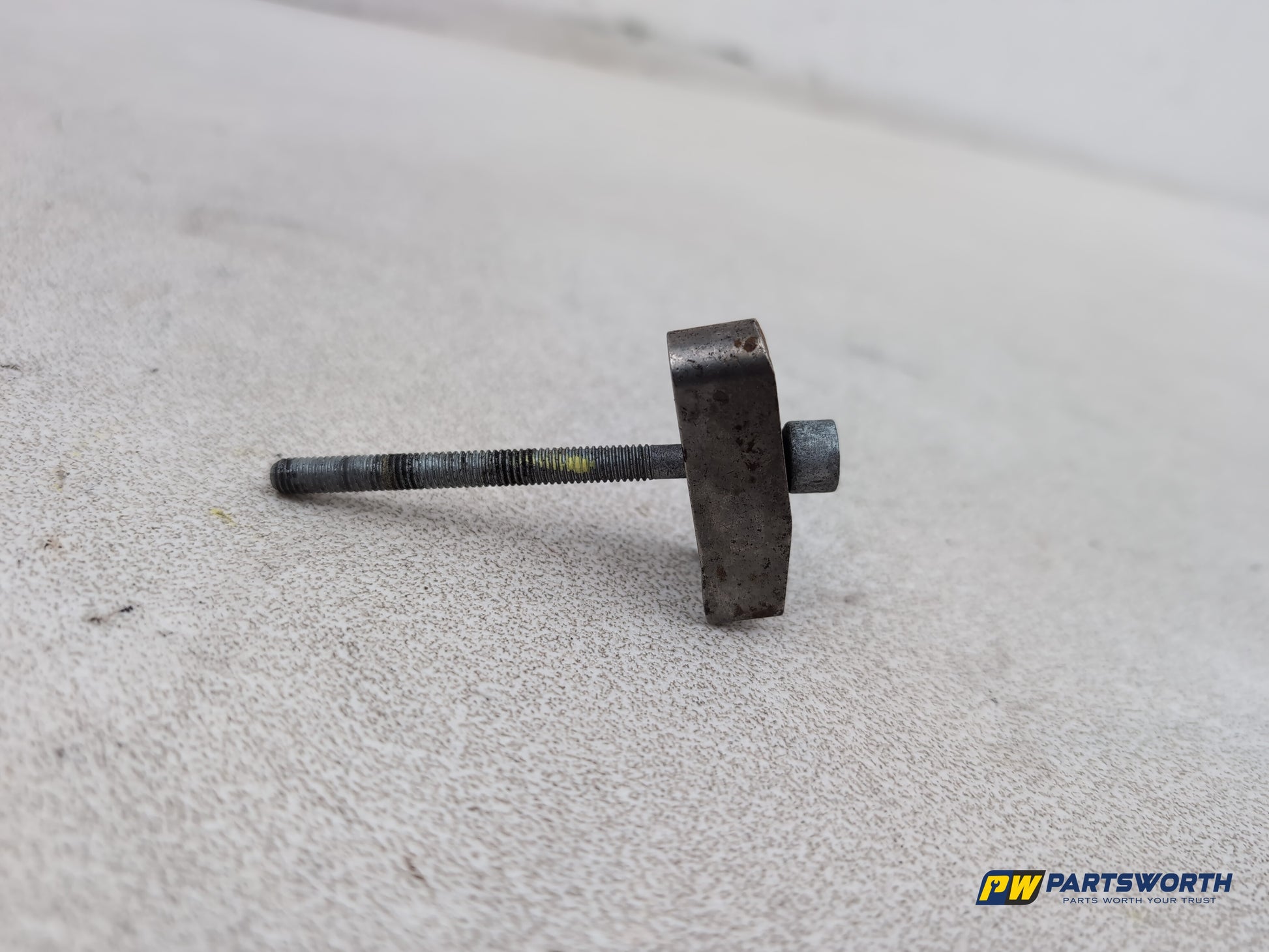 Mercedes-Benz Ml350 Spt Cdi Blueef-Cy Fuel Injector Clamp And Bolt