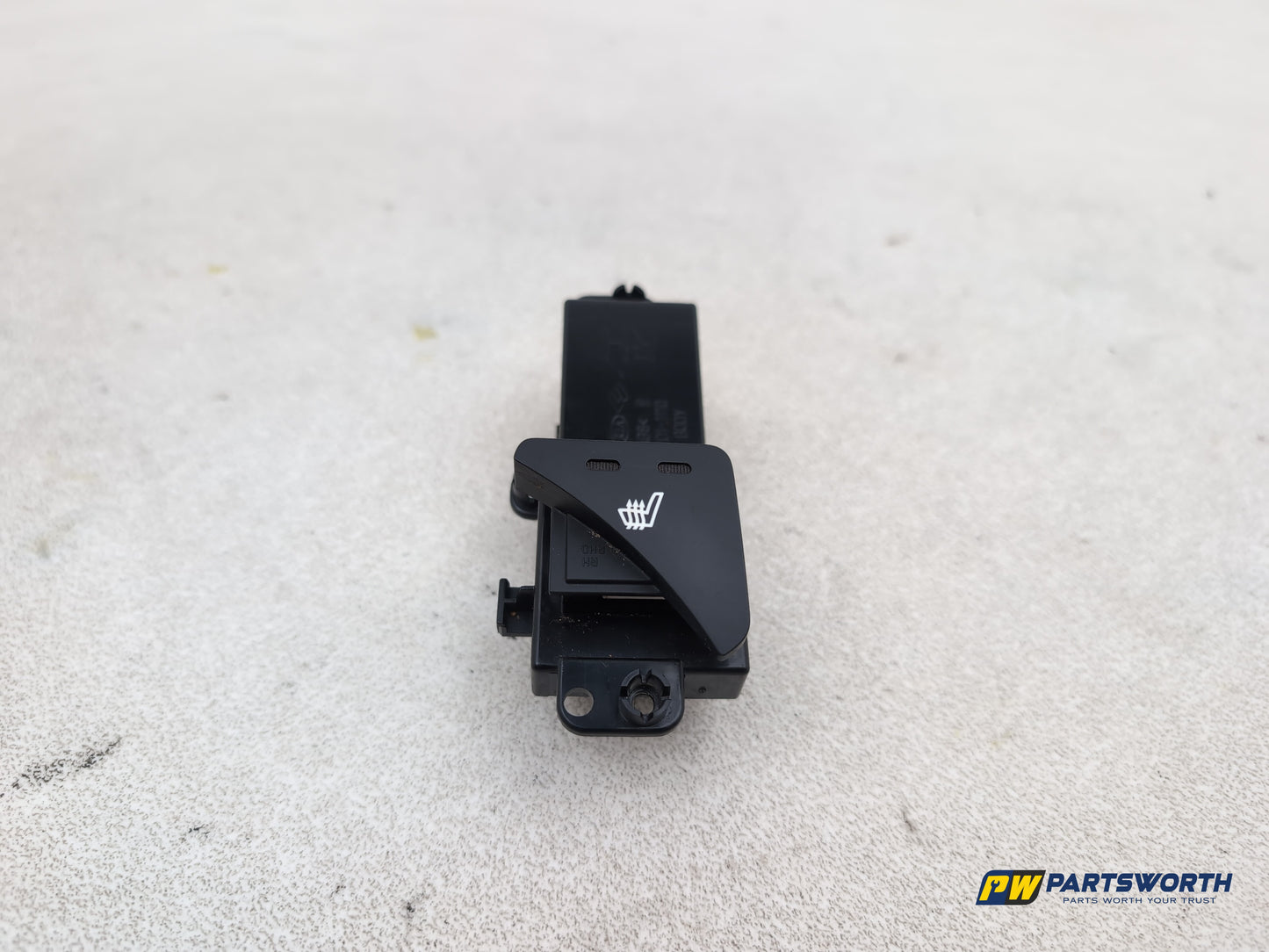 Kia Sportage 3 Sat Nav Crdi Seat Heater Switch Right Side 4912011110 2010-2013