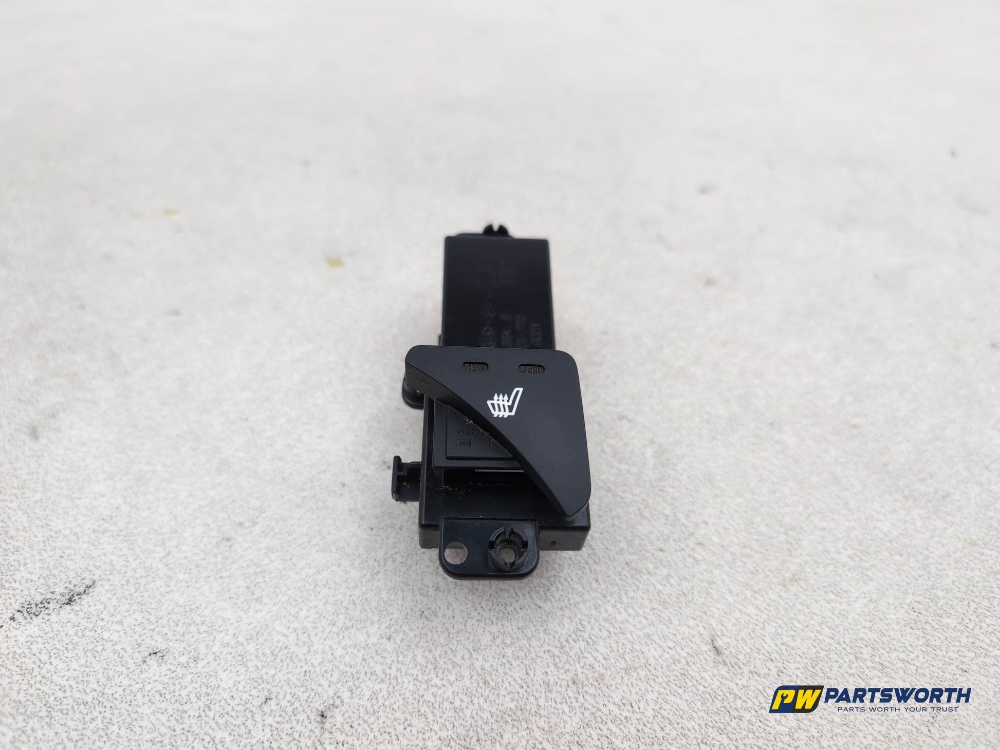 Kia Sportage 3 Sat Nav Crdi Seat Heater Switch Right Side 4912011110 2010-2013