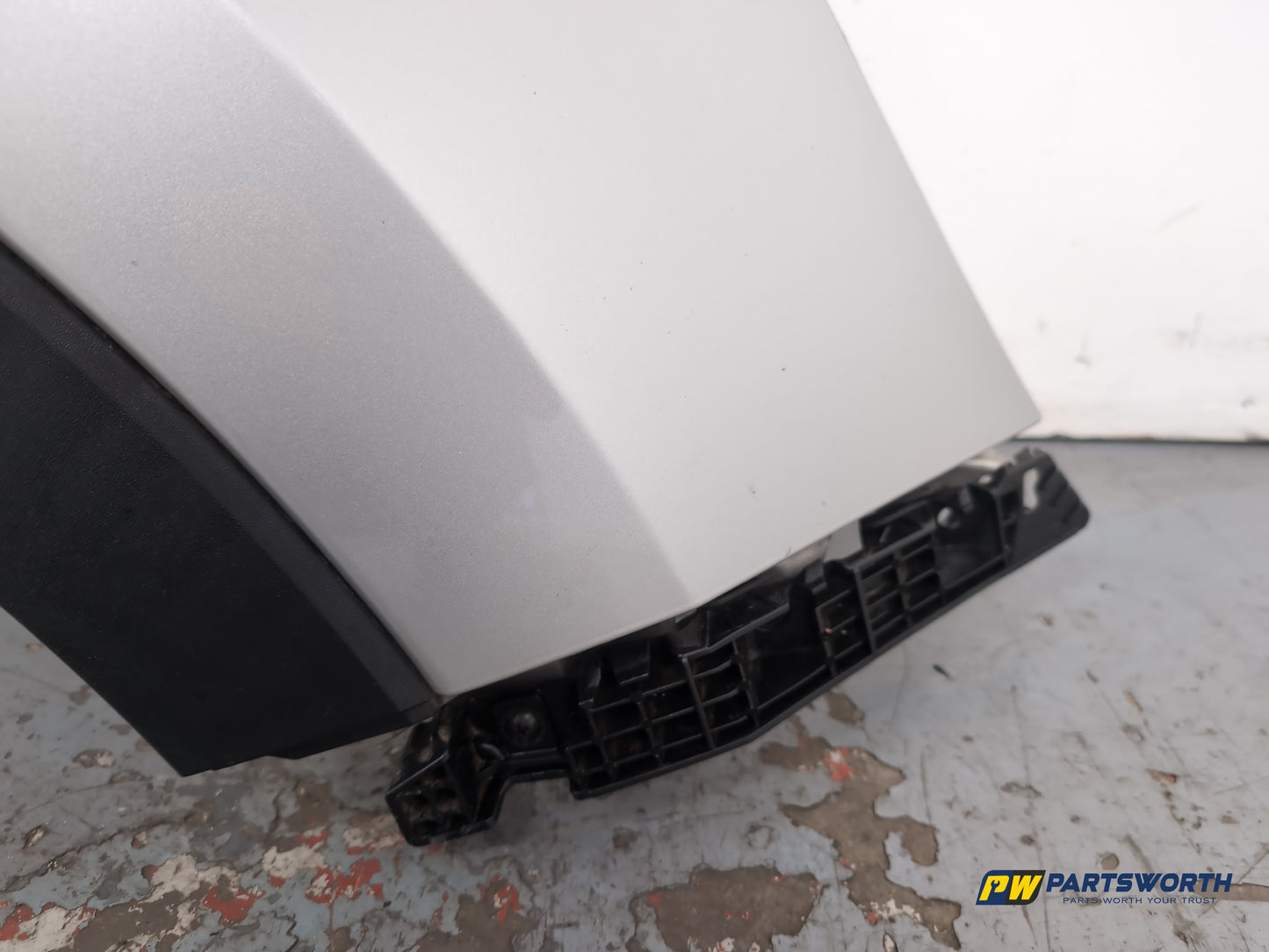 Wing Front RH 7