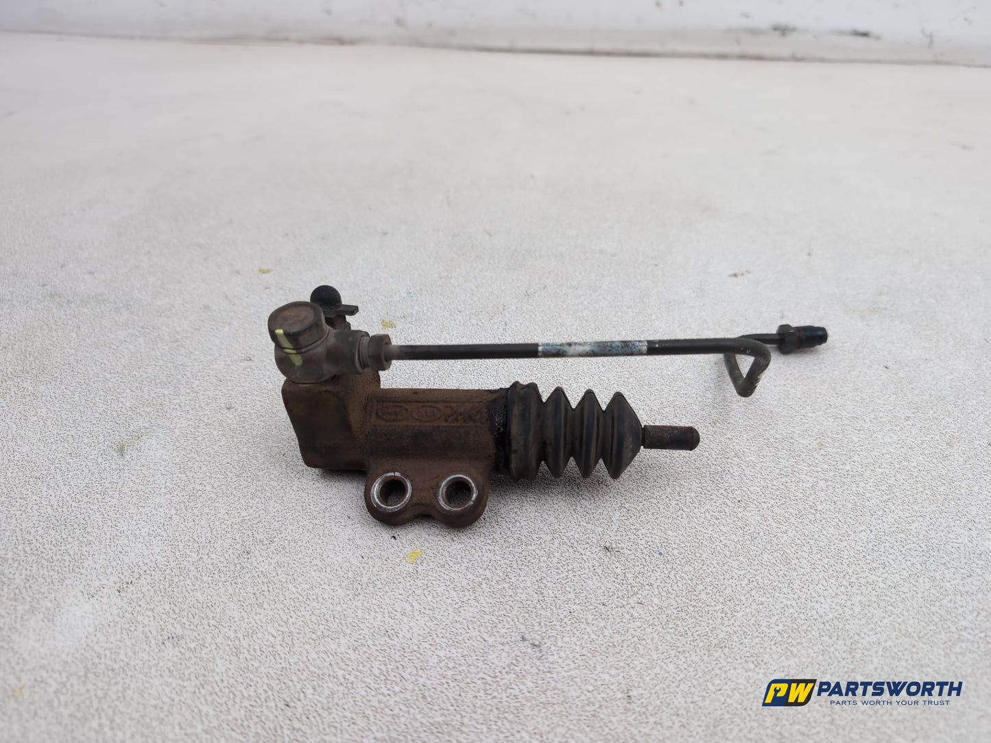 Clutch Slave Cylinder and Pipe  1