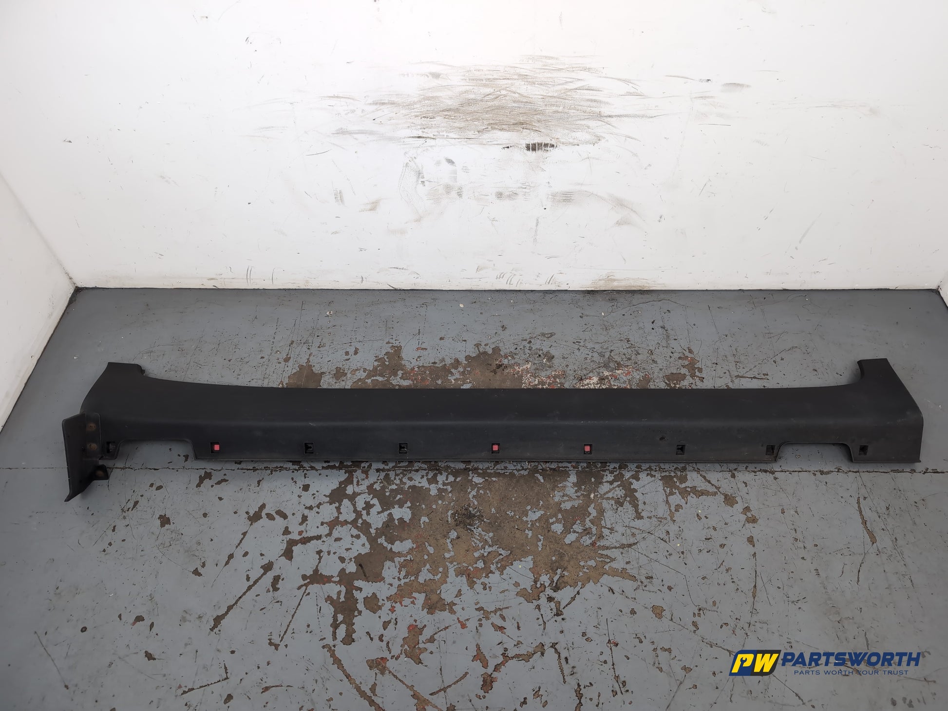 Side Skirt RH 1
